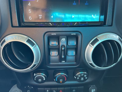 2018 Jeep Wrangler JK Unlimited Sahara 4x4