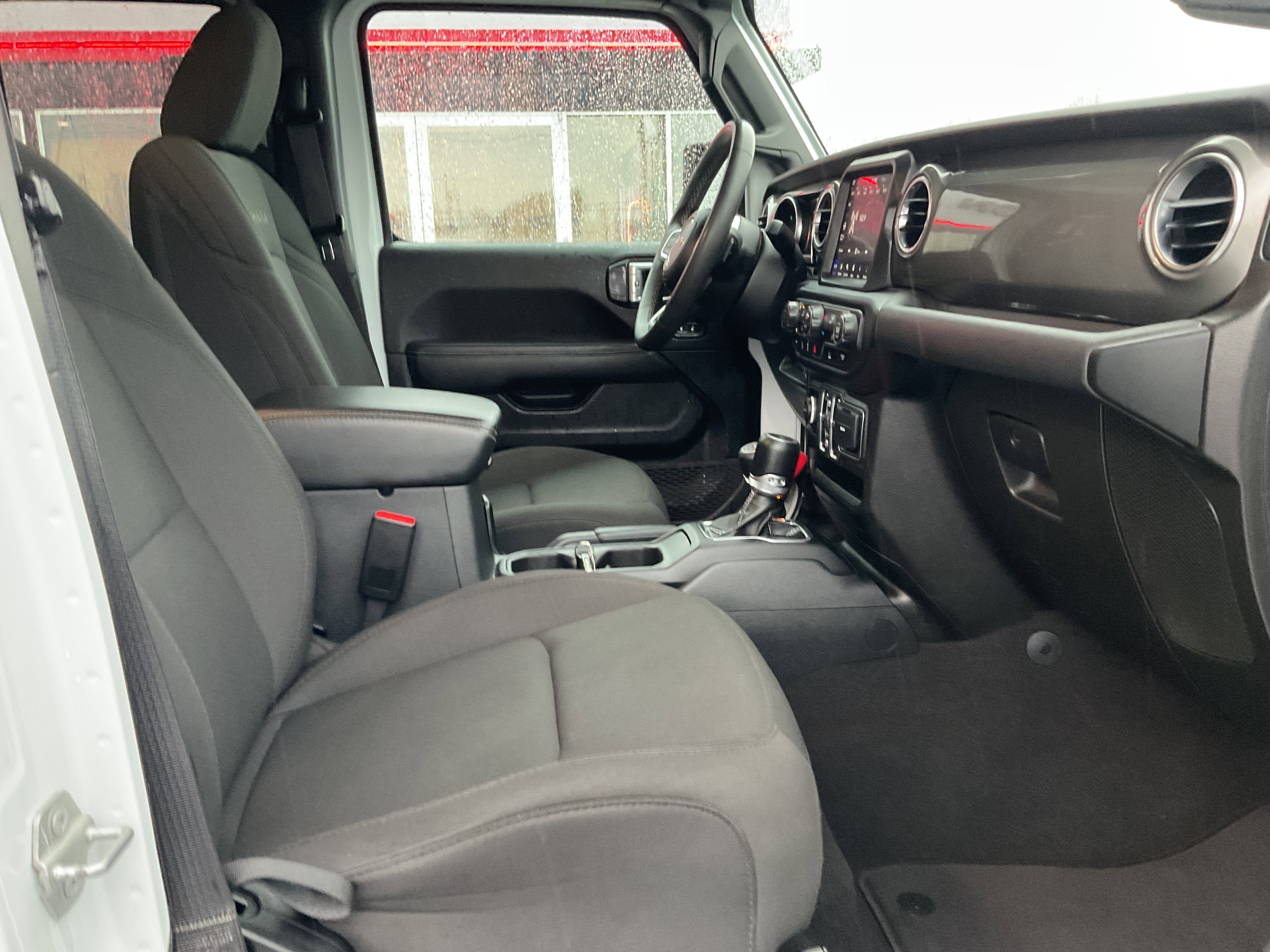 2023 Jeep Wrangler Sahara V6 4-Door 4x4