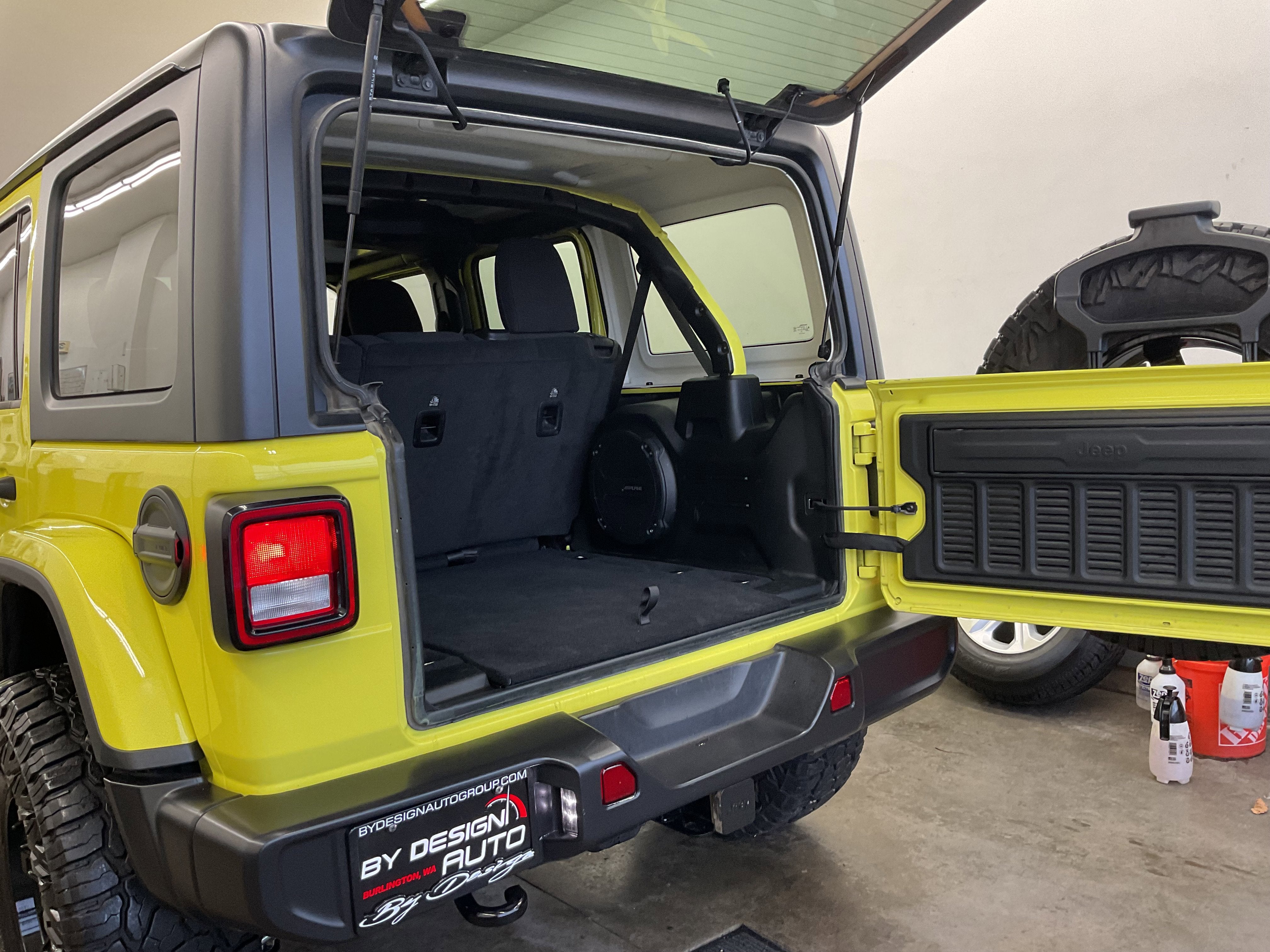 2023 Jeep Wrangler Sahara V6 4 Door 4x4