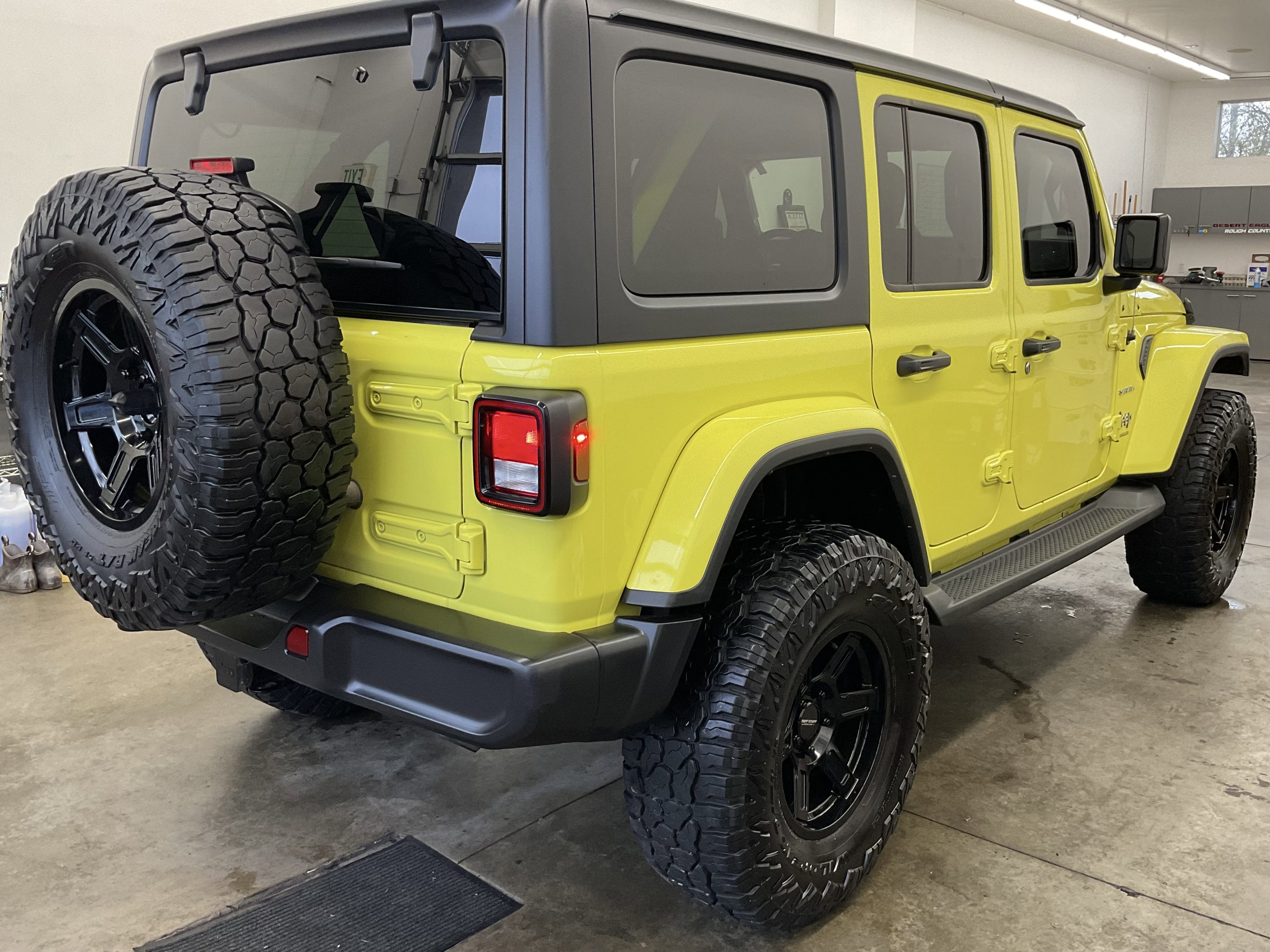 2023 Jeep Wrangler Sahara V6 4 Door 4x4