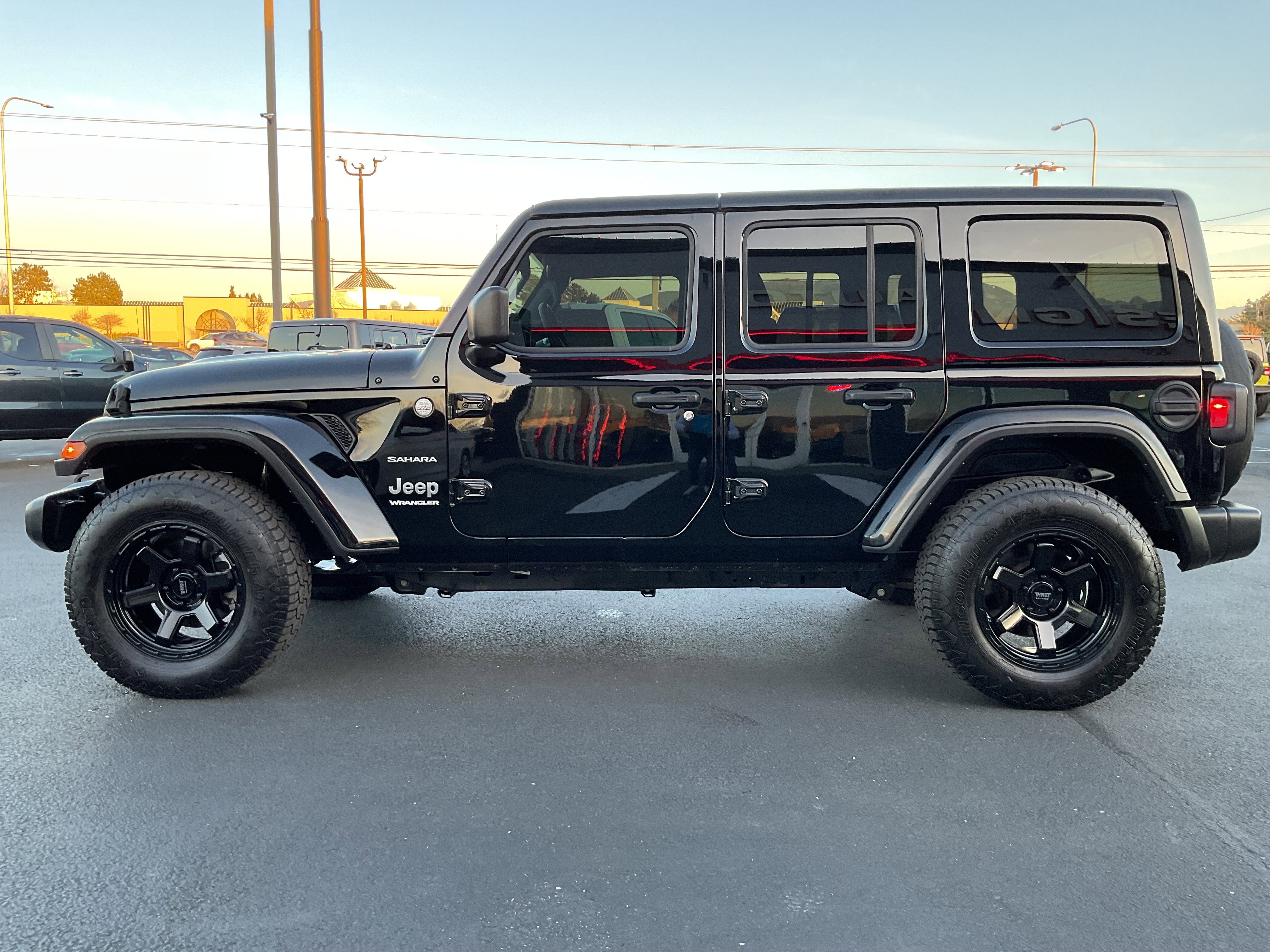 2023 Jeep Wrangler Sahara V6 4-Door 4x4