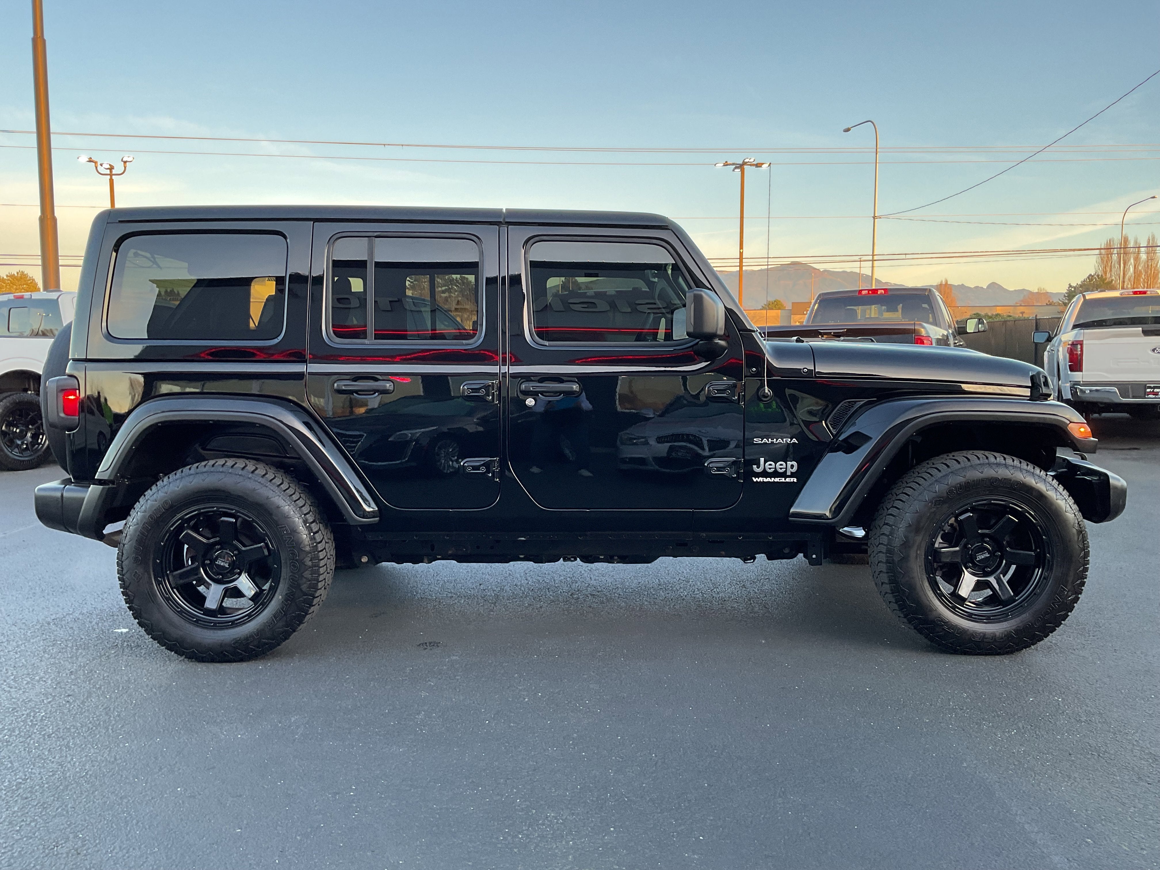 2023 Jeep Wrangler Sahara V6 4-Door 4x4