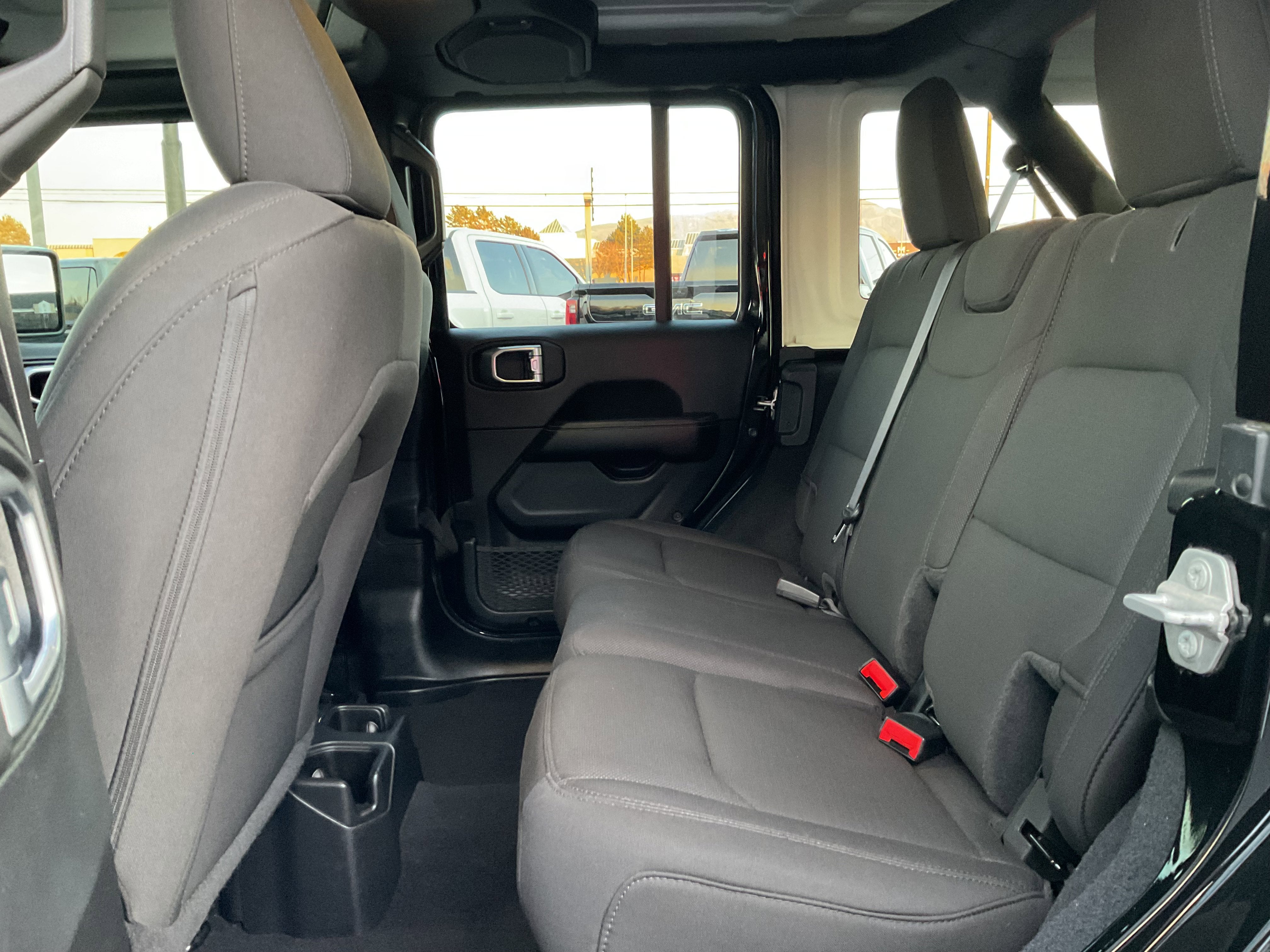 2023 Jeep Wrangler Sahara V6 4-Door 4x4