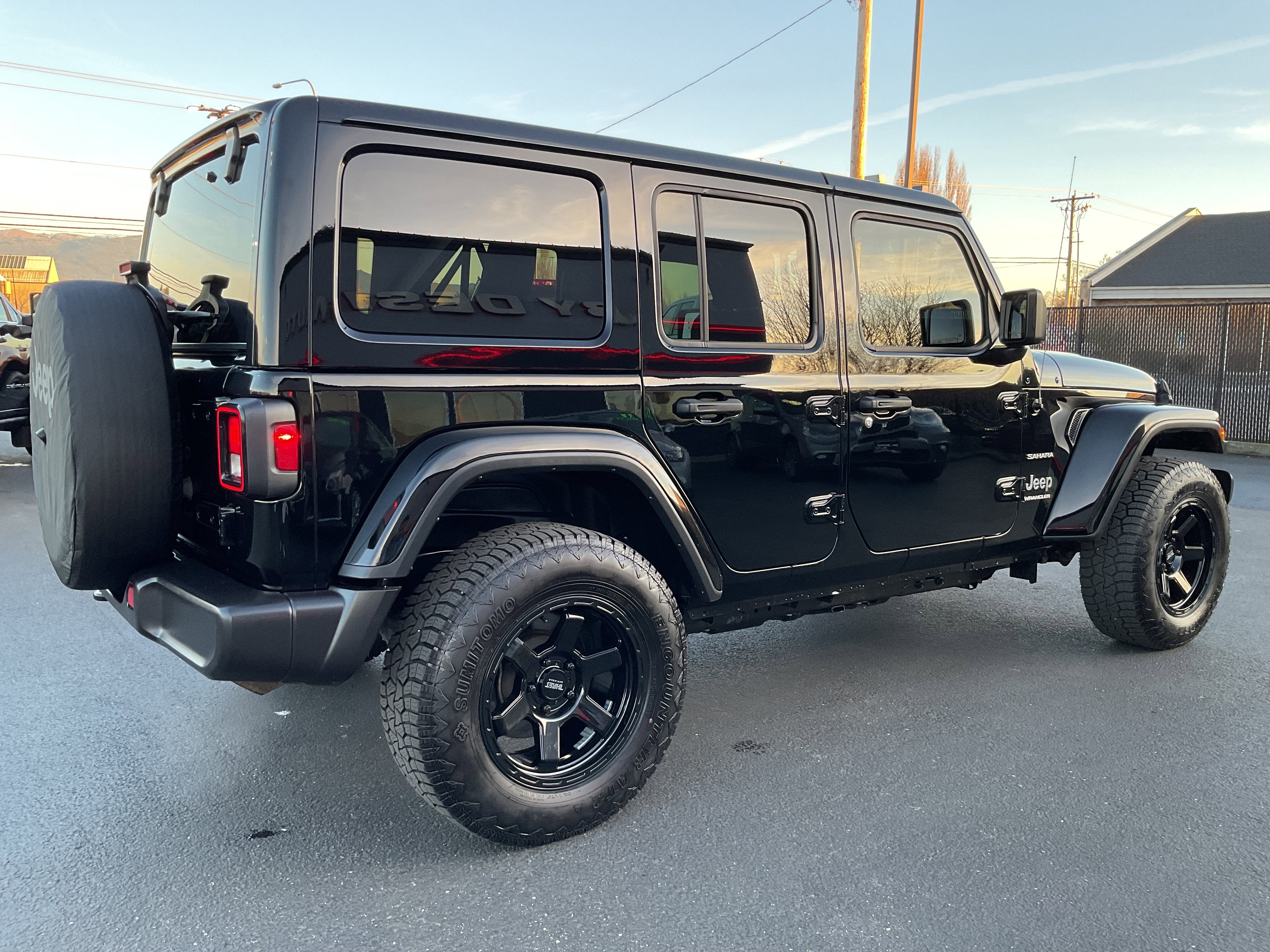 2023 Jeep Wrangler Sahara V6 4-Door 4x4