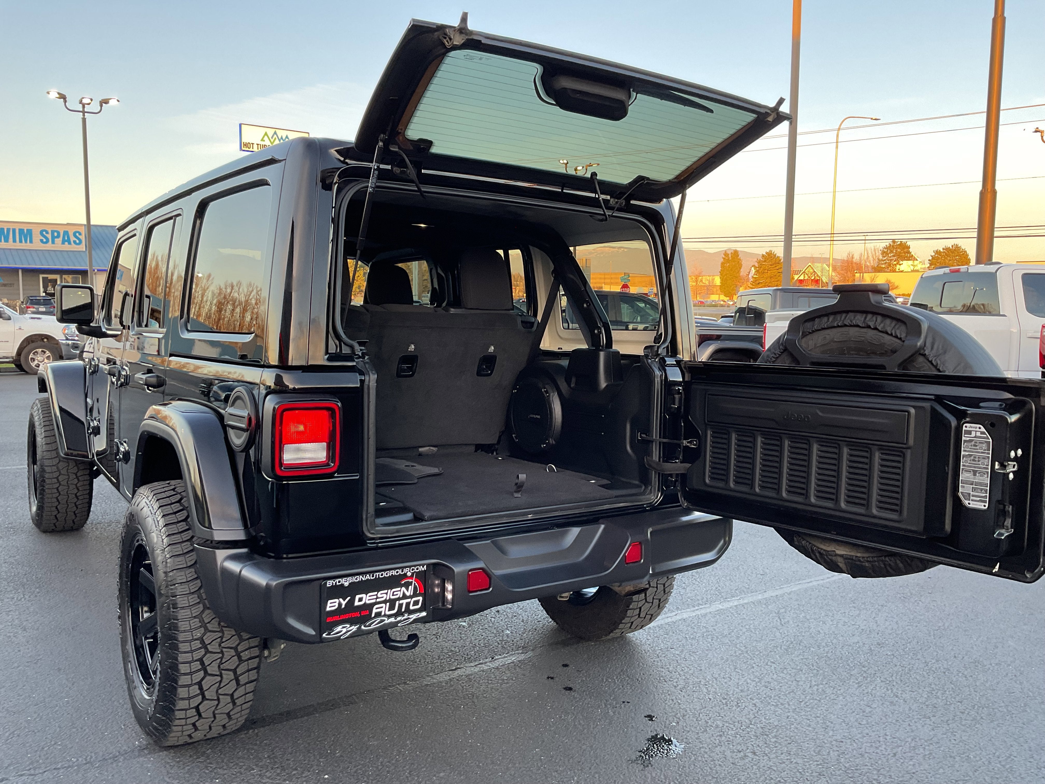 2023 Jeep Wrangler Sahara V6 4-Door 4x4