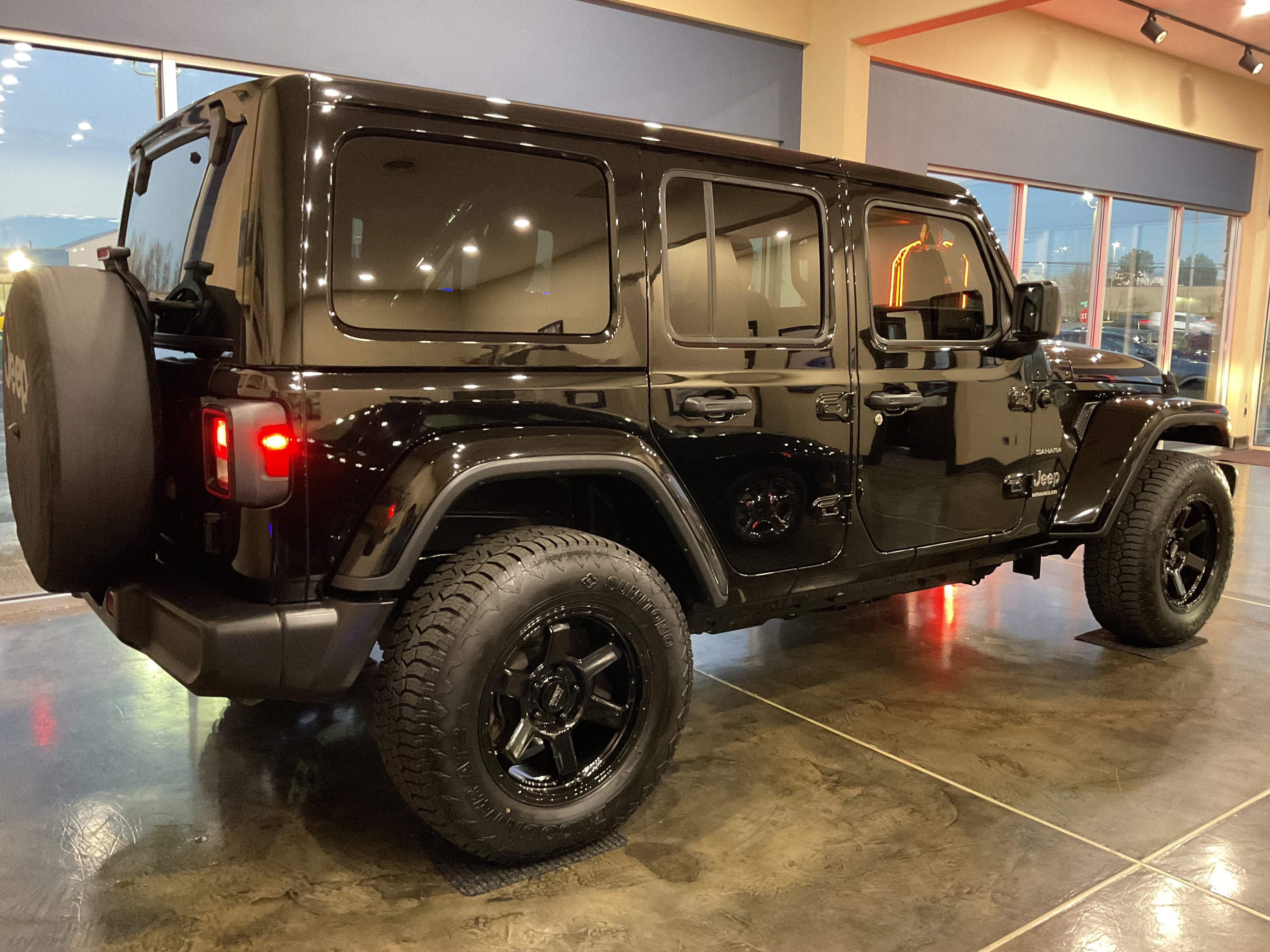 2023 Jeep Wrangler Sahara V6 4-Door 4x4