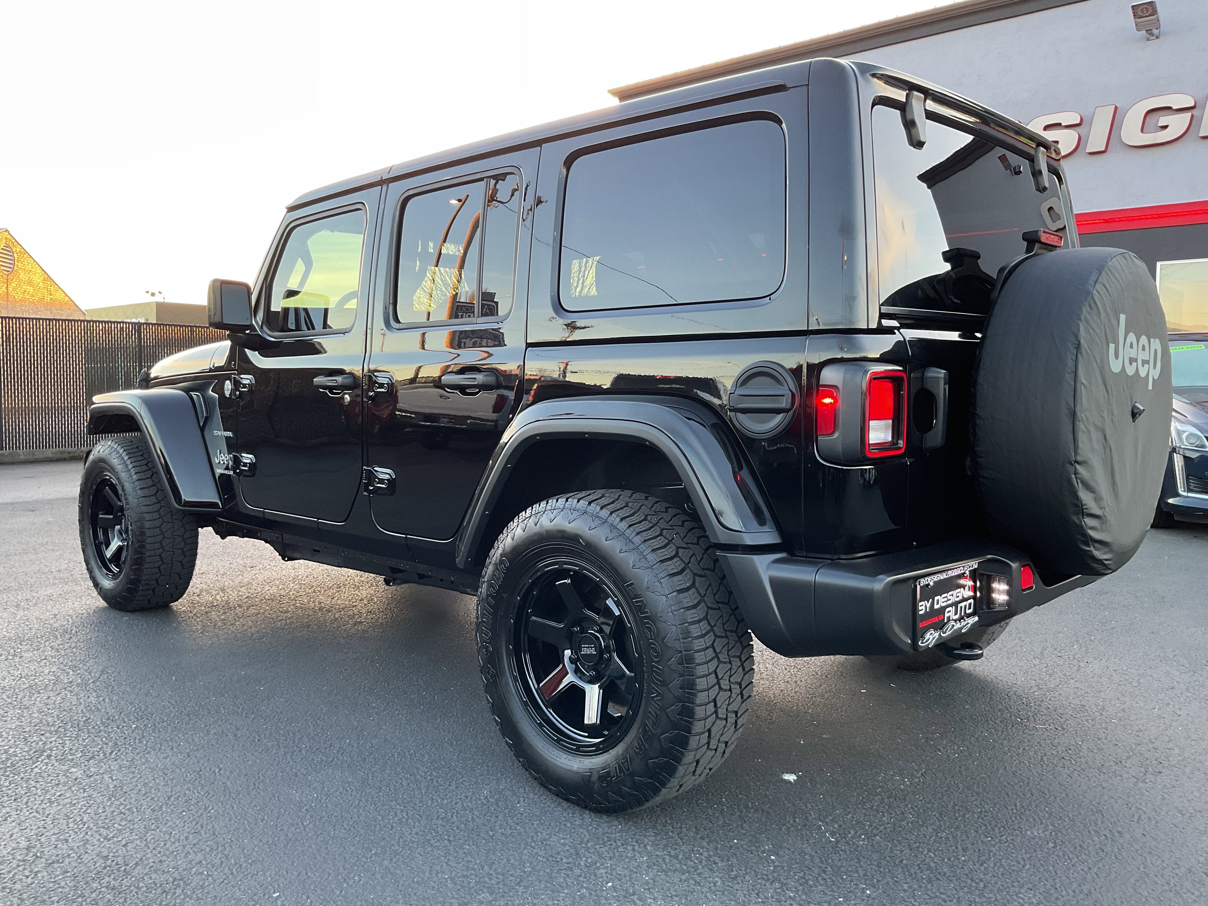 2023 Jeep Wrangler Sahara V6 4-Door 4x4