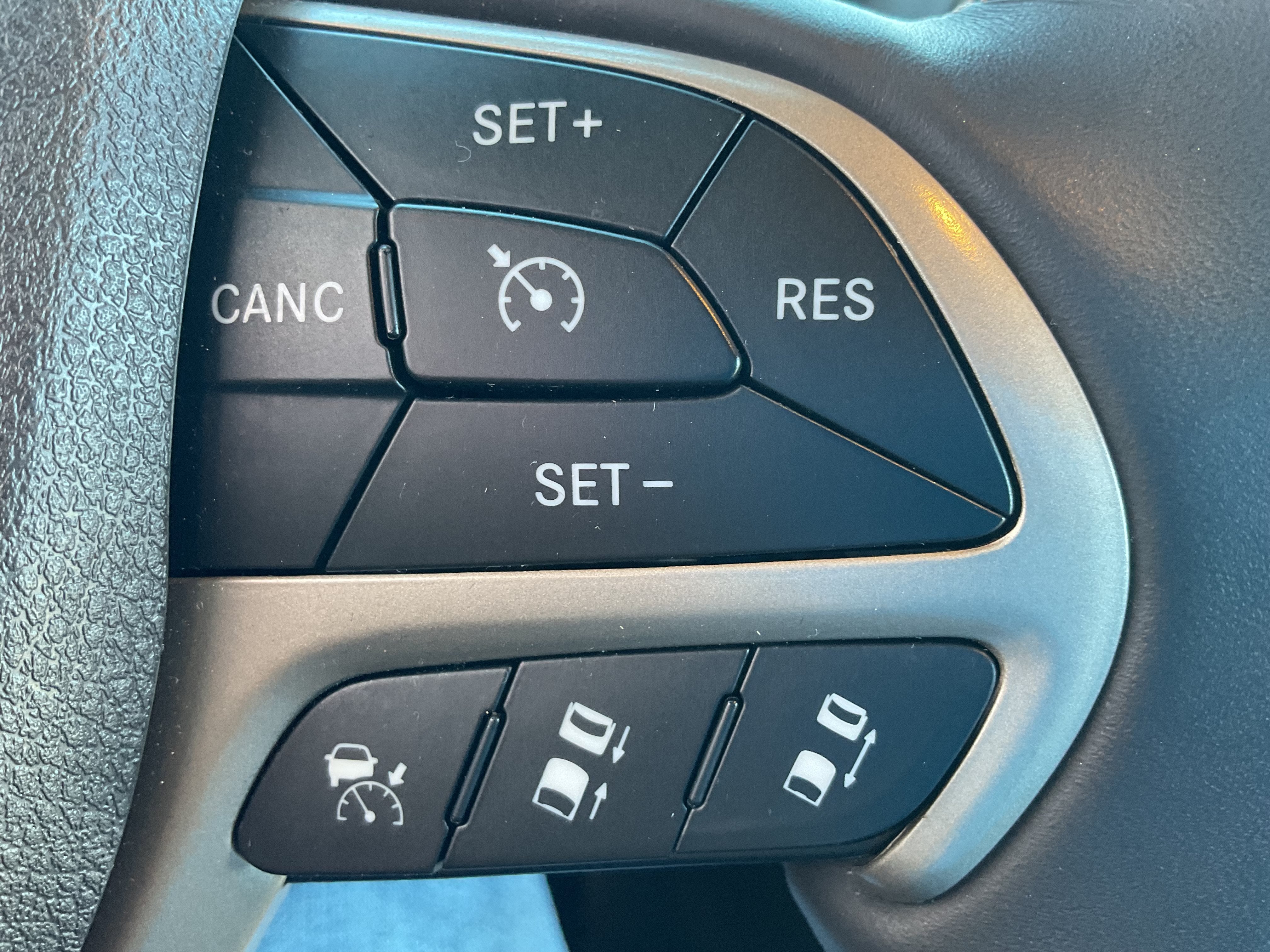 2014 Jeep Grand Cherokee Summit-Diesel 4x4