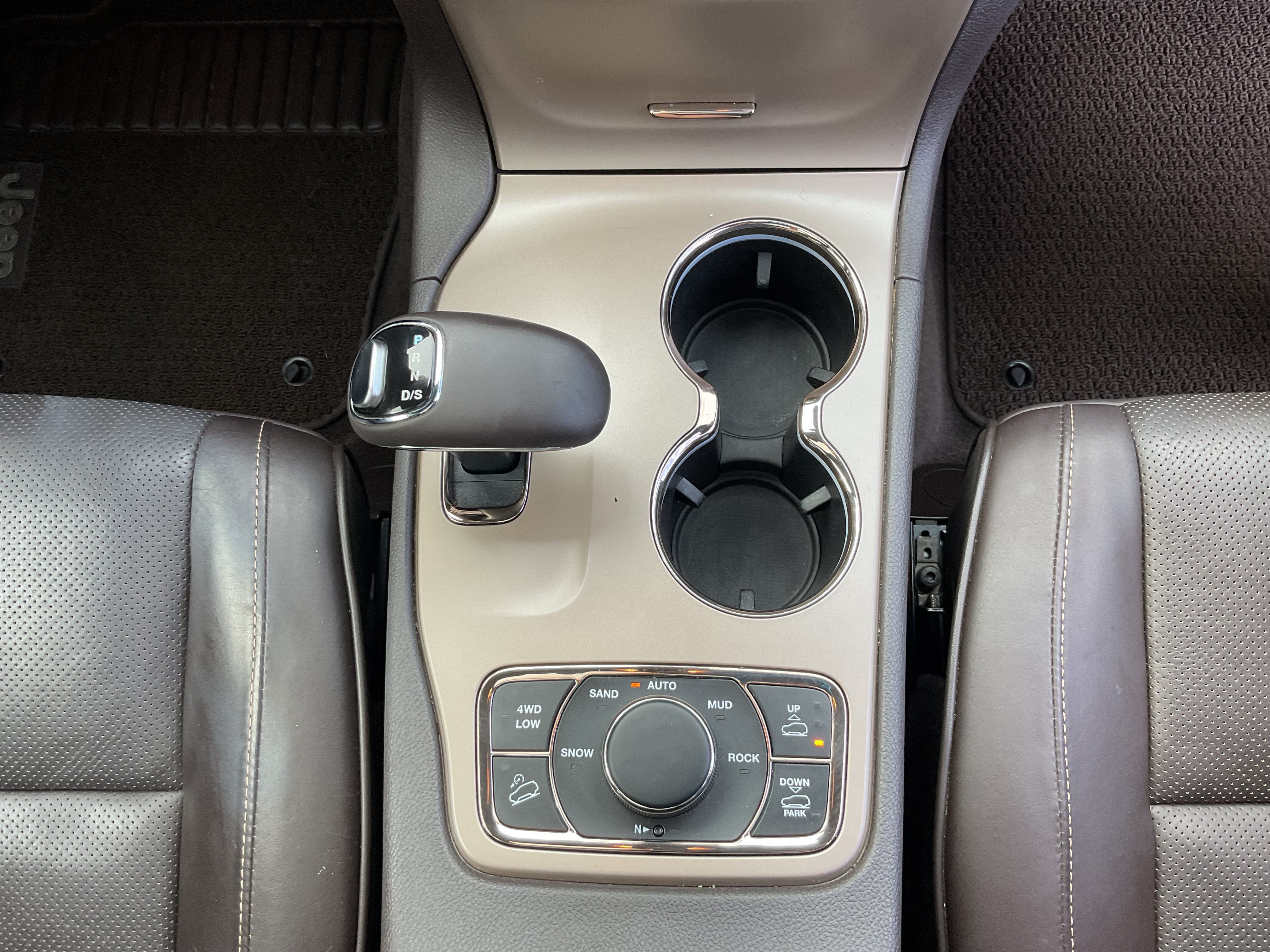 2014 Jeep Grand Cherokee Summit-Diesel 4x4