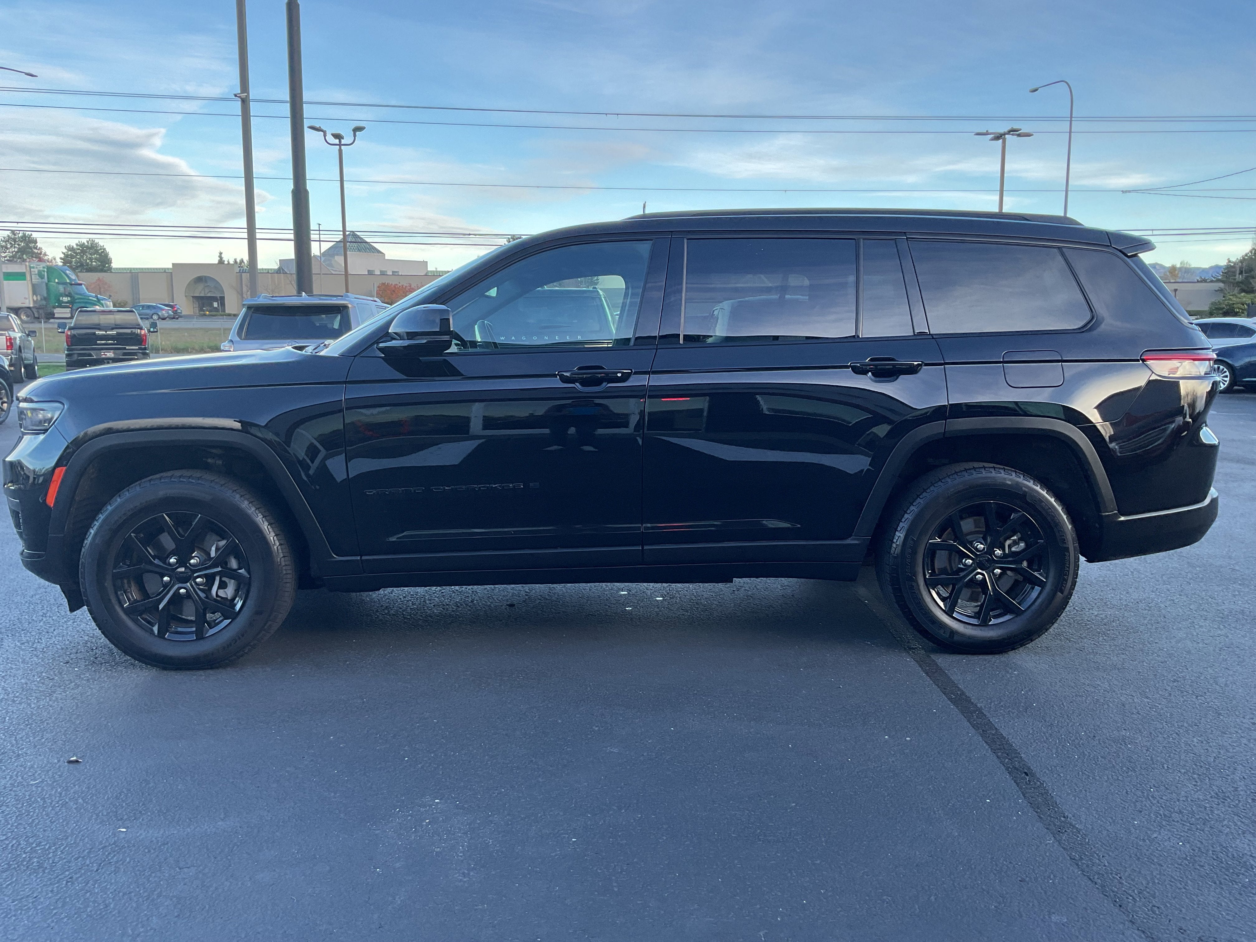 2024 Jeep Grand Cherokee L Altitude w/3rd row 4x4