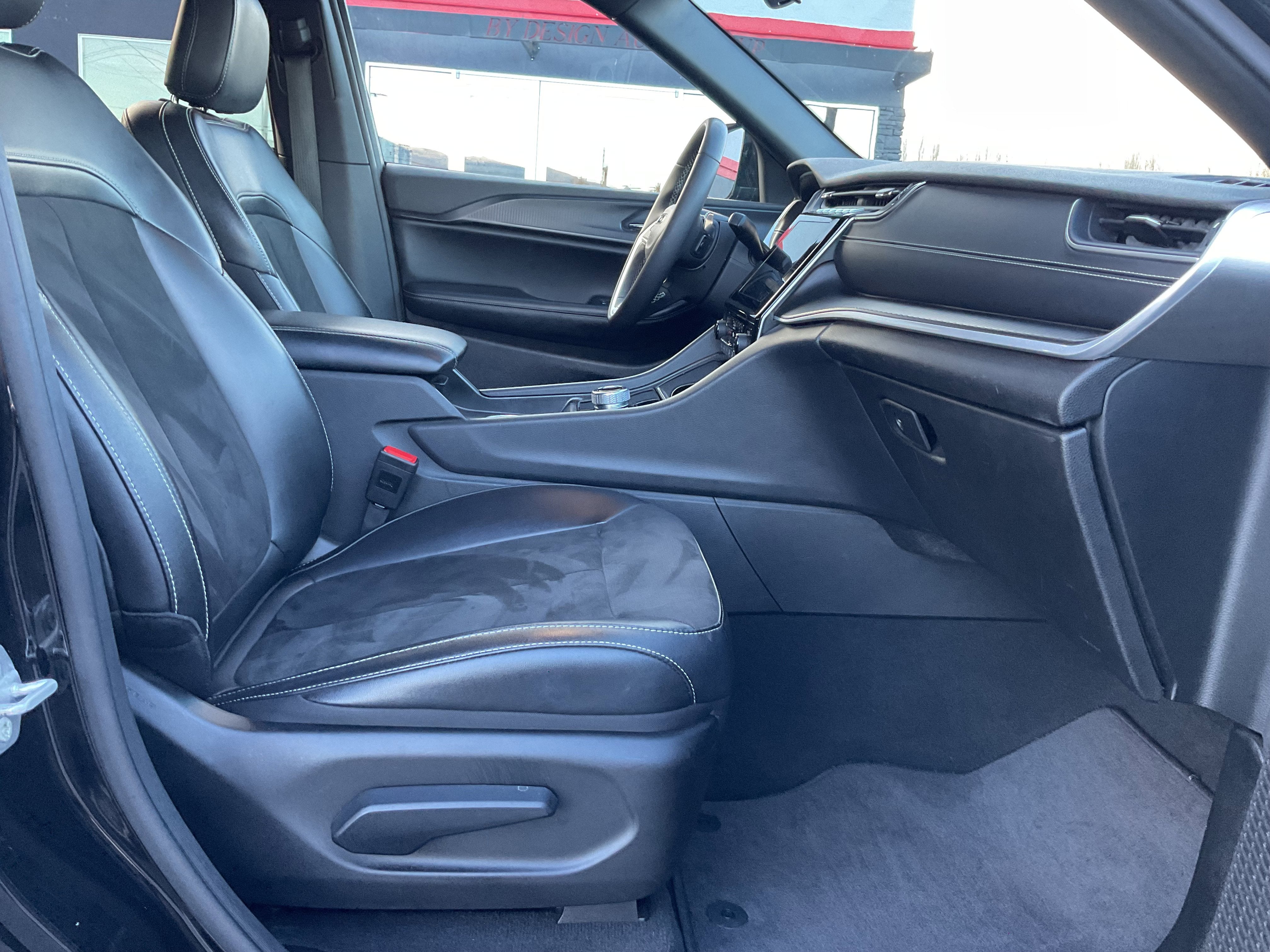 2024 Jeep Grand Cherokee L Altitude w/3rd row 4x4