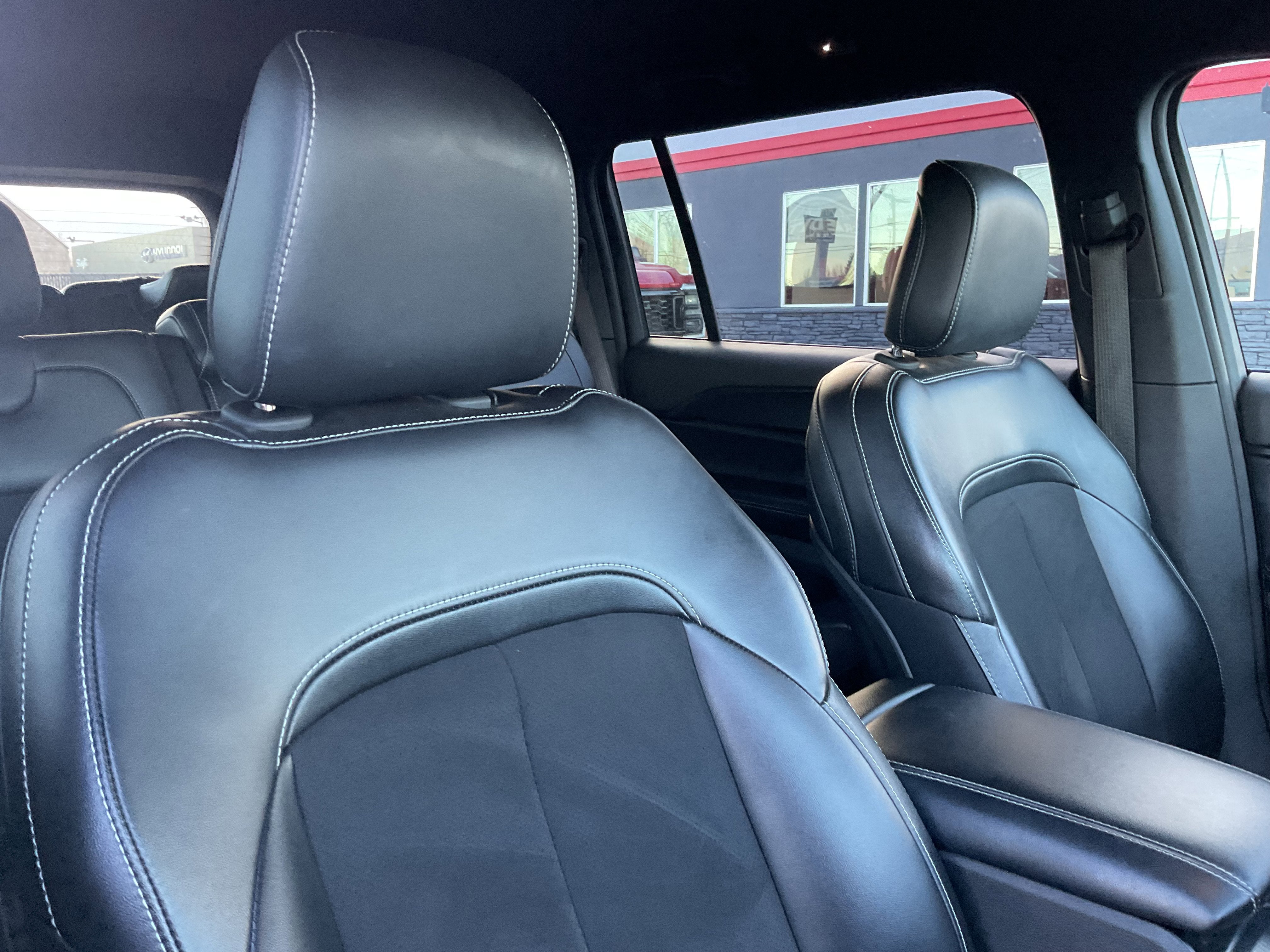 2024 Jeep Grand Cherokee L Altitude w/3rd row 4x4