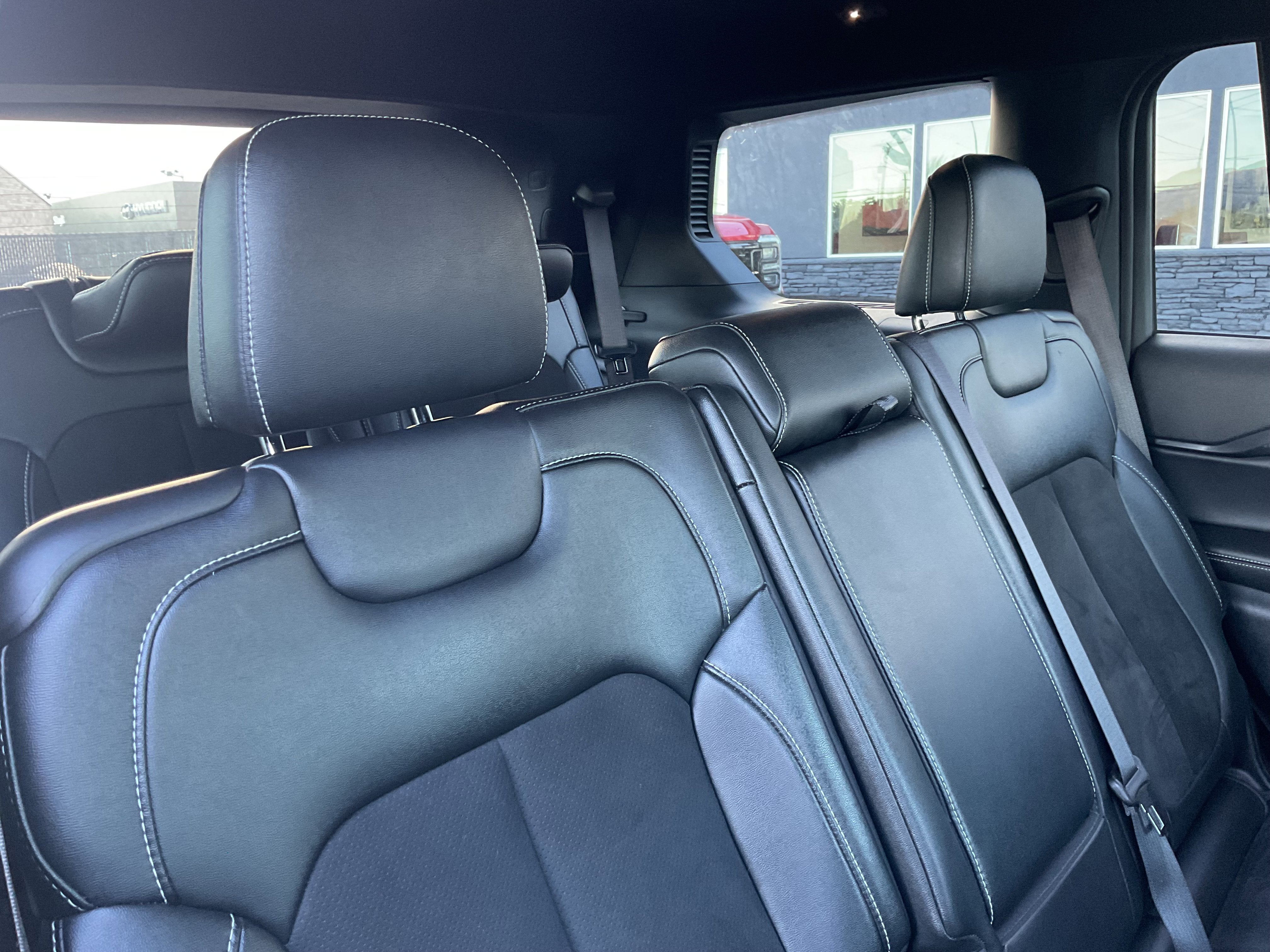 2024 Jeep Grand Cherokee L Altitude w/3rd row 4x4