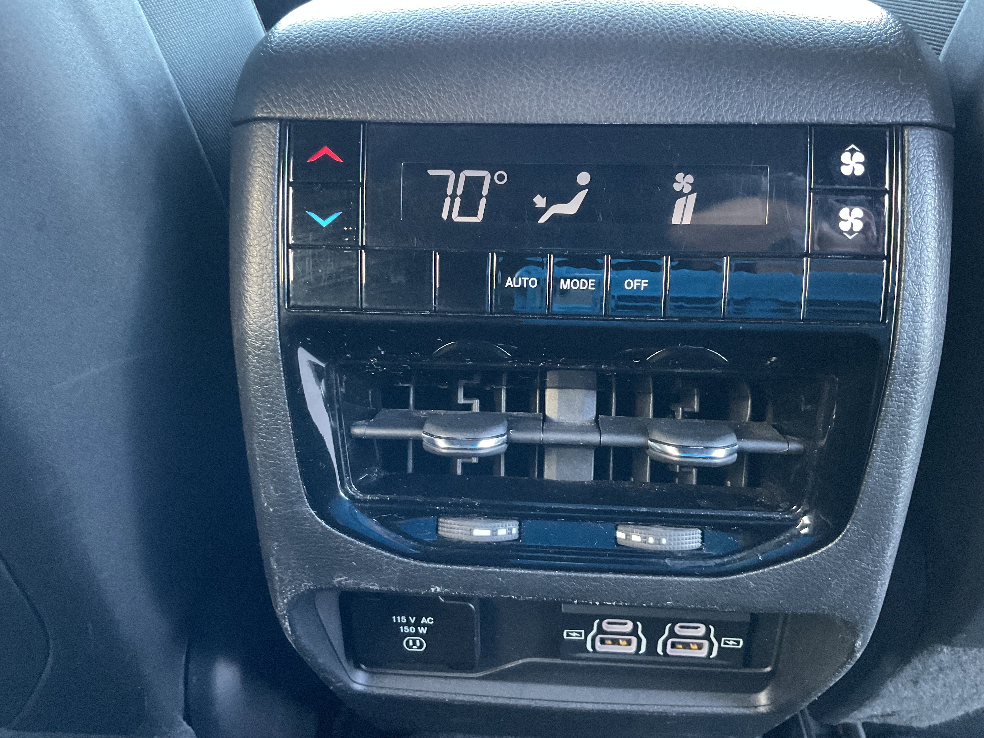 2024 Jeep Grand Cherokee L Altitude w/3rd row 4x4