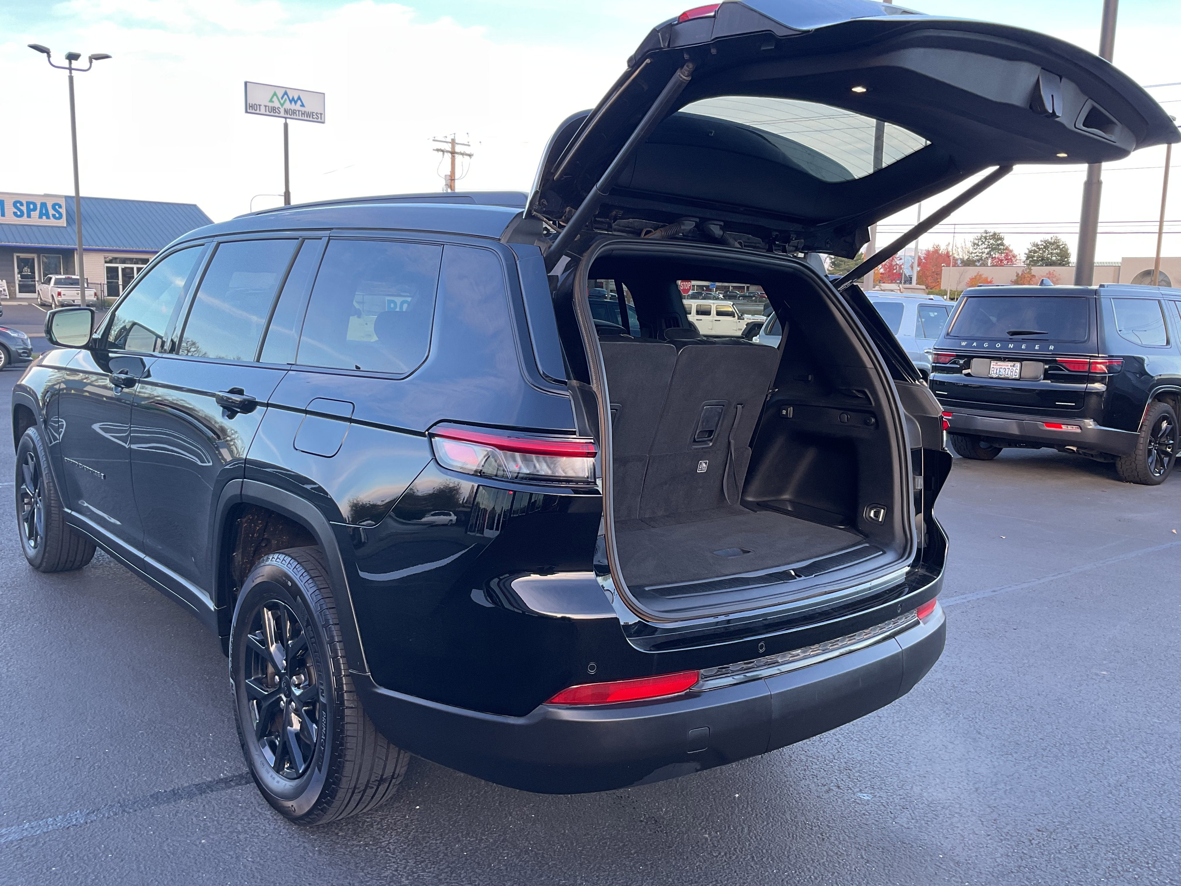 2024 Jeep Grand Cherokee L Altitude w/3rd row 4x4
