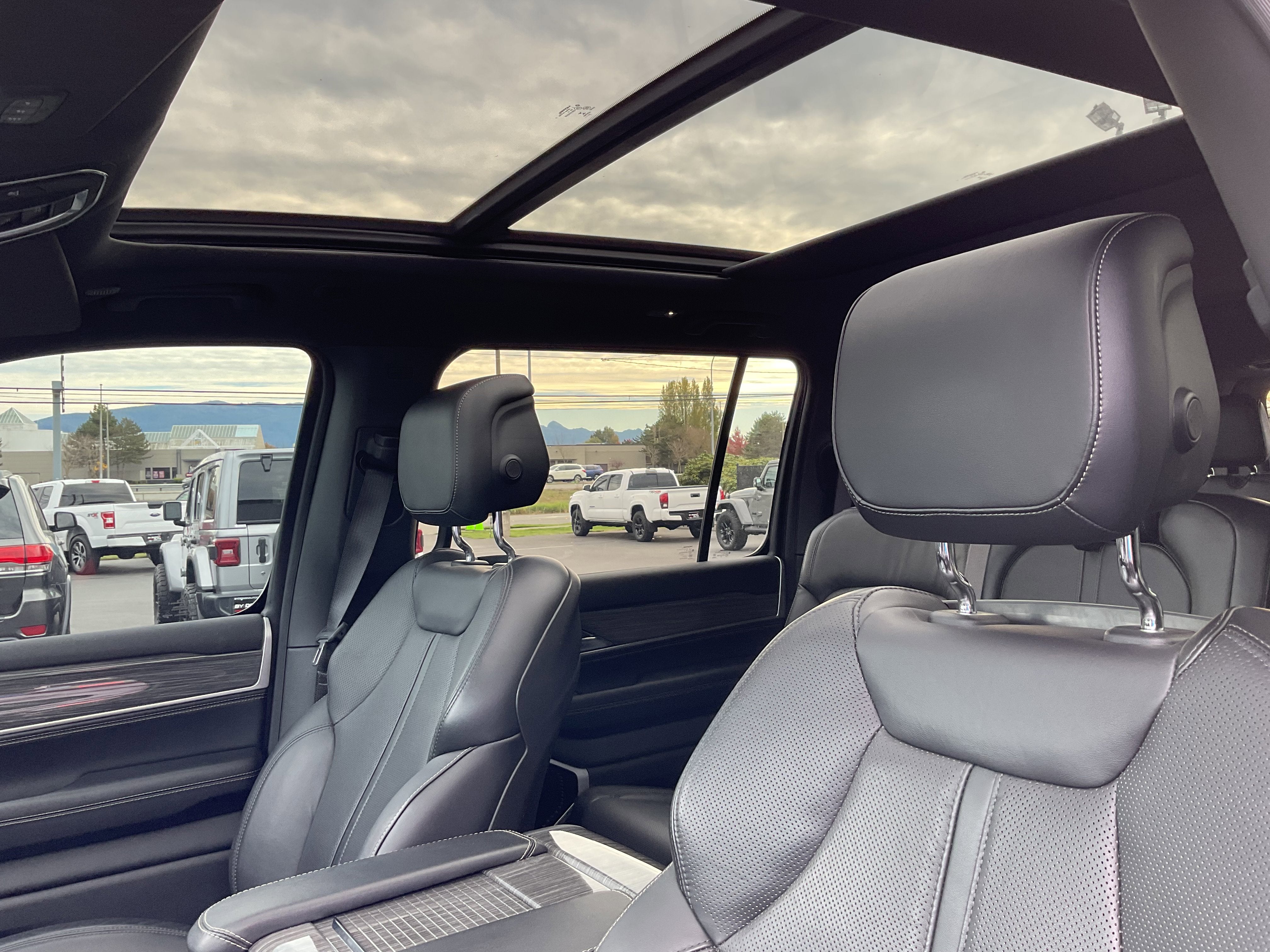 2022 Jeep Wagoneer Series III 4x4