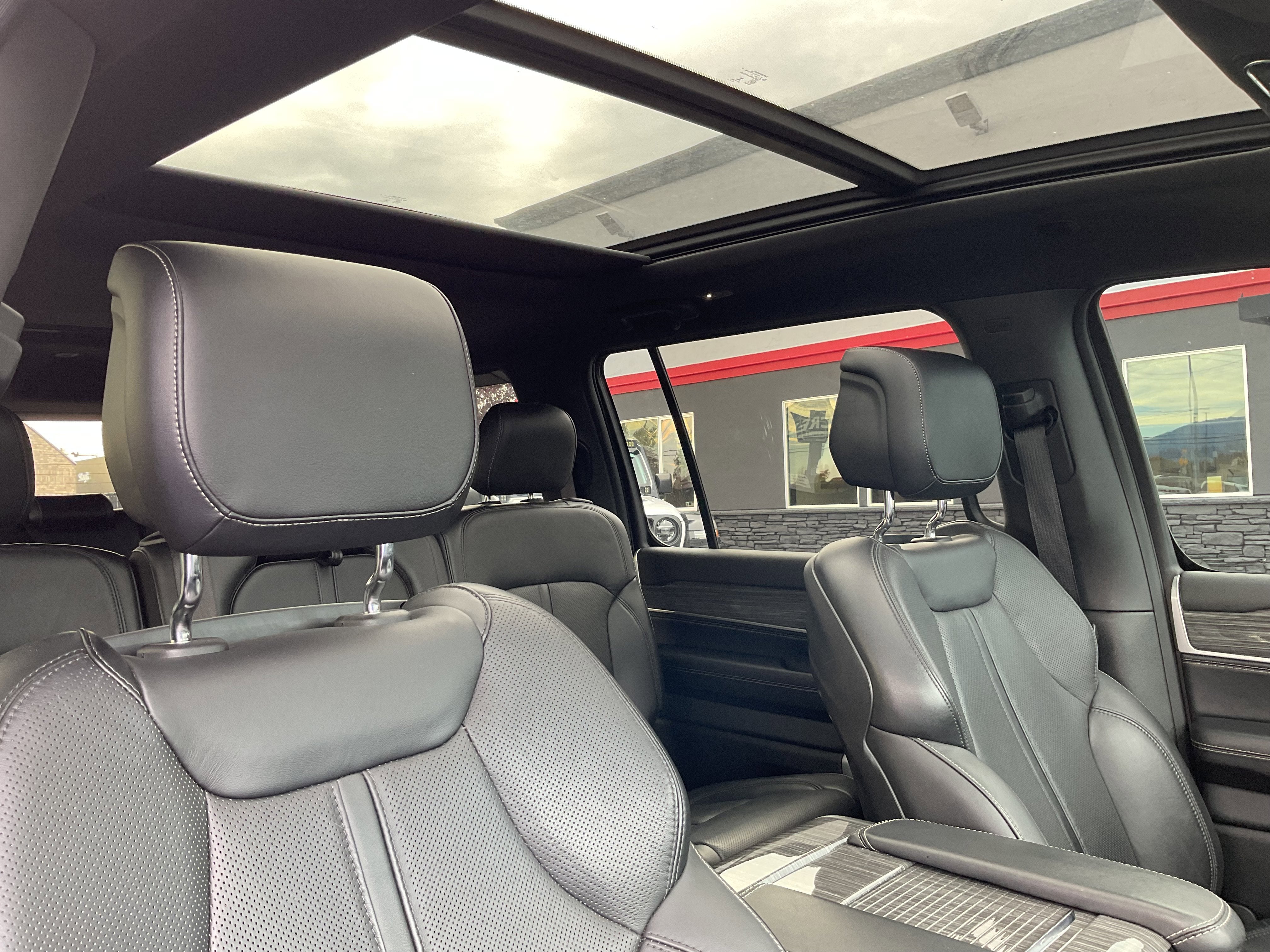 2022 Jeep Wagoneer Series III 4x4