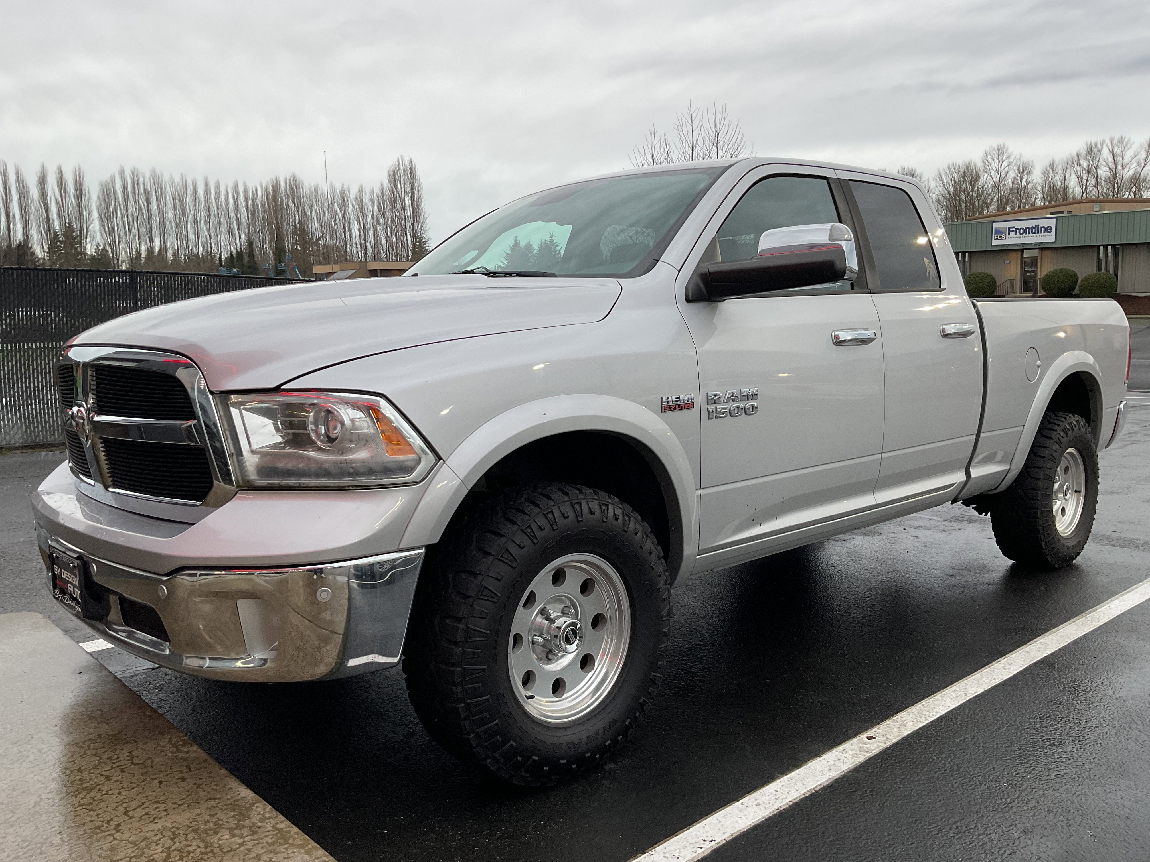 2014 RAM 1500 Laramie 4x4 Hemi