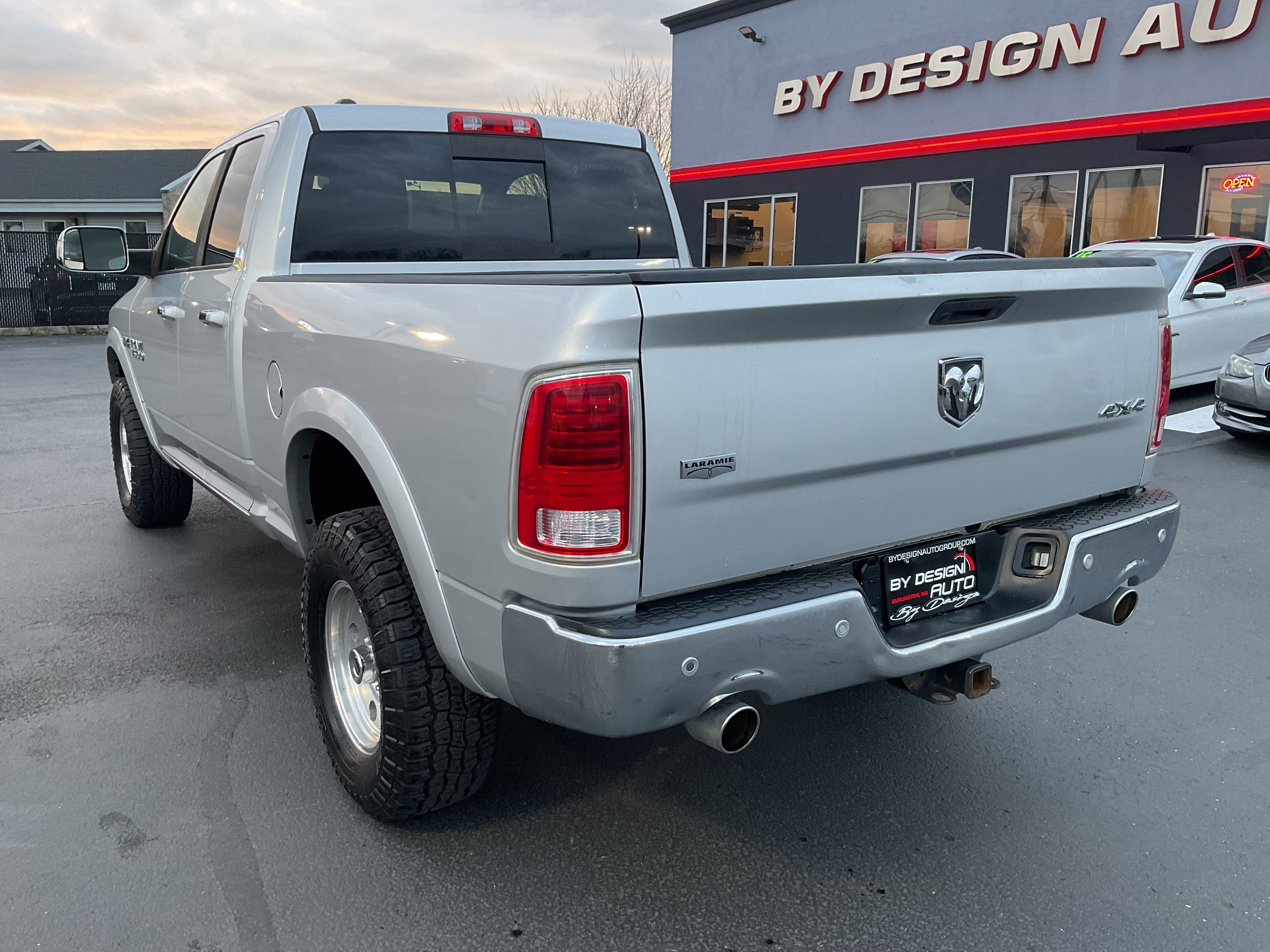 2014 RAM 1500 Laramie 4x4 Hemi