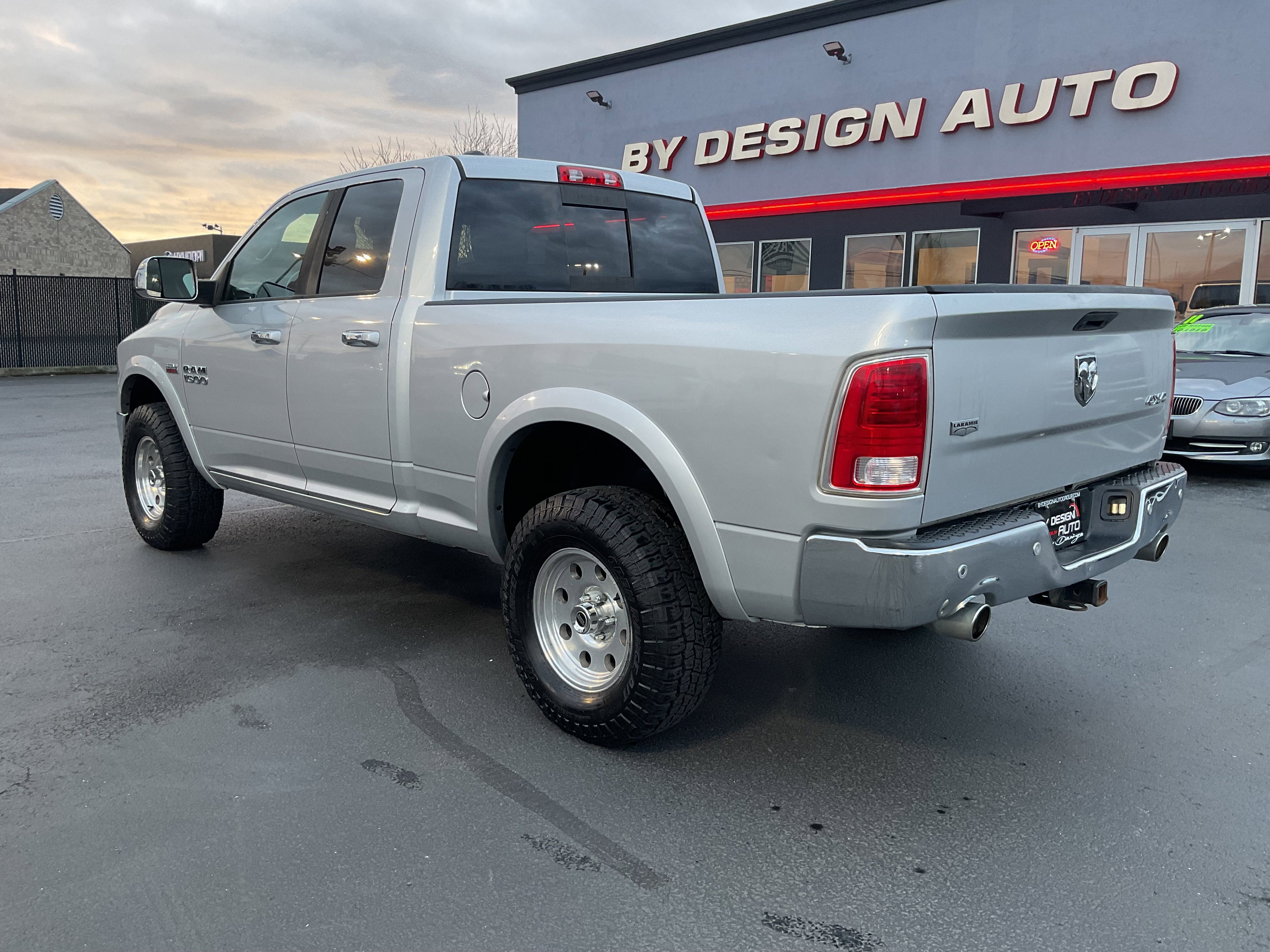 2014 RAM 1500 Laramie 4x4 Hemi