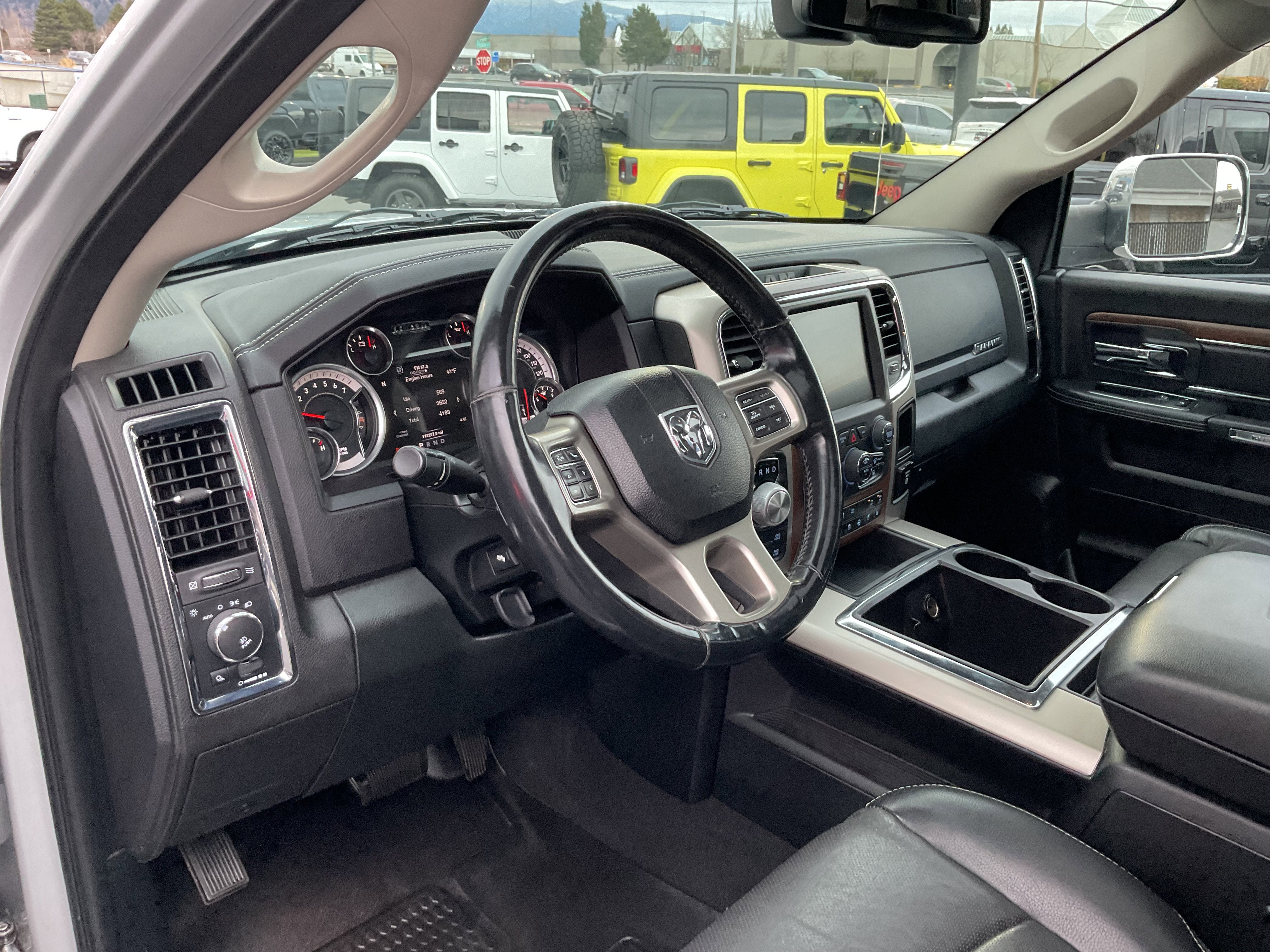 2014 RAM 1500 Laramie 4x4 Hemi
