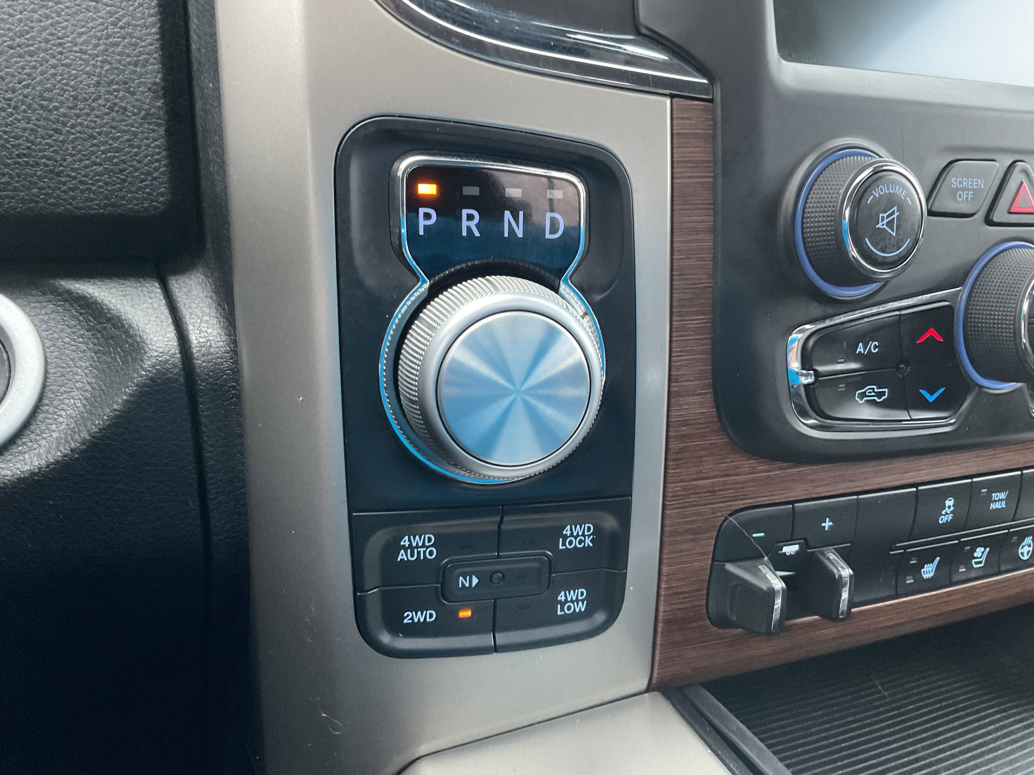 2014 RAM 1500 Laramie 4x4 Hemi