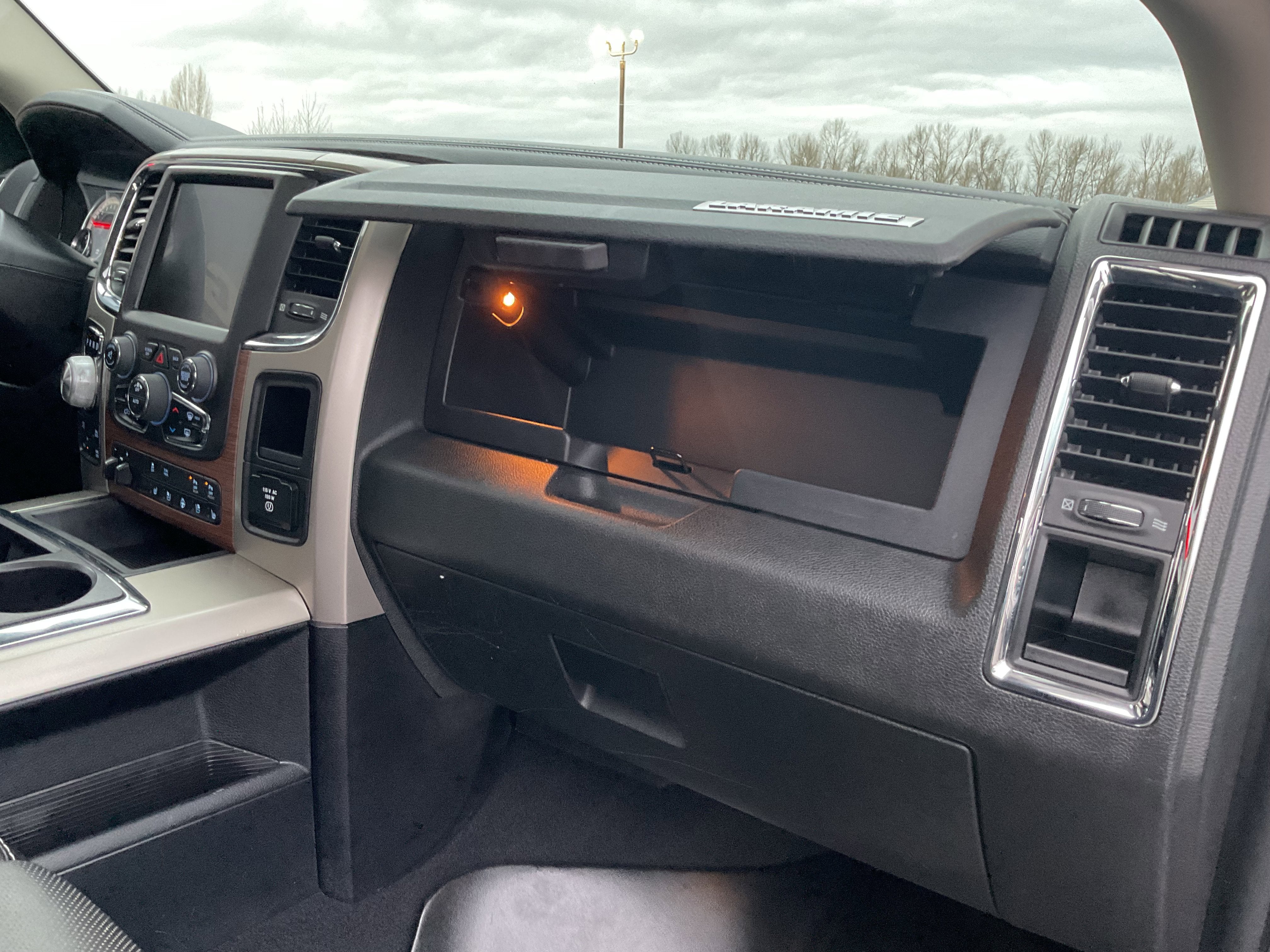 2014 RAM 1500 Laramie 4x4 Hemi