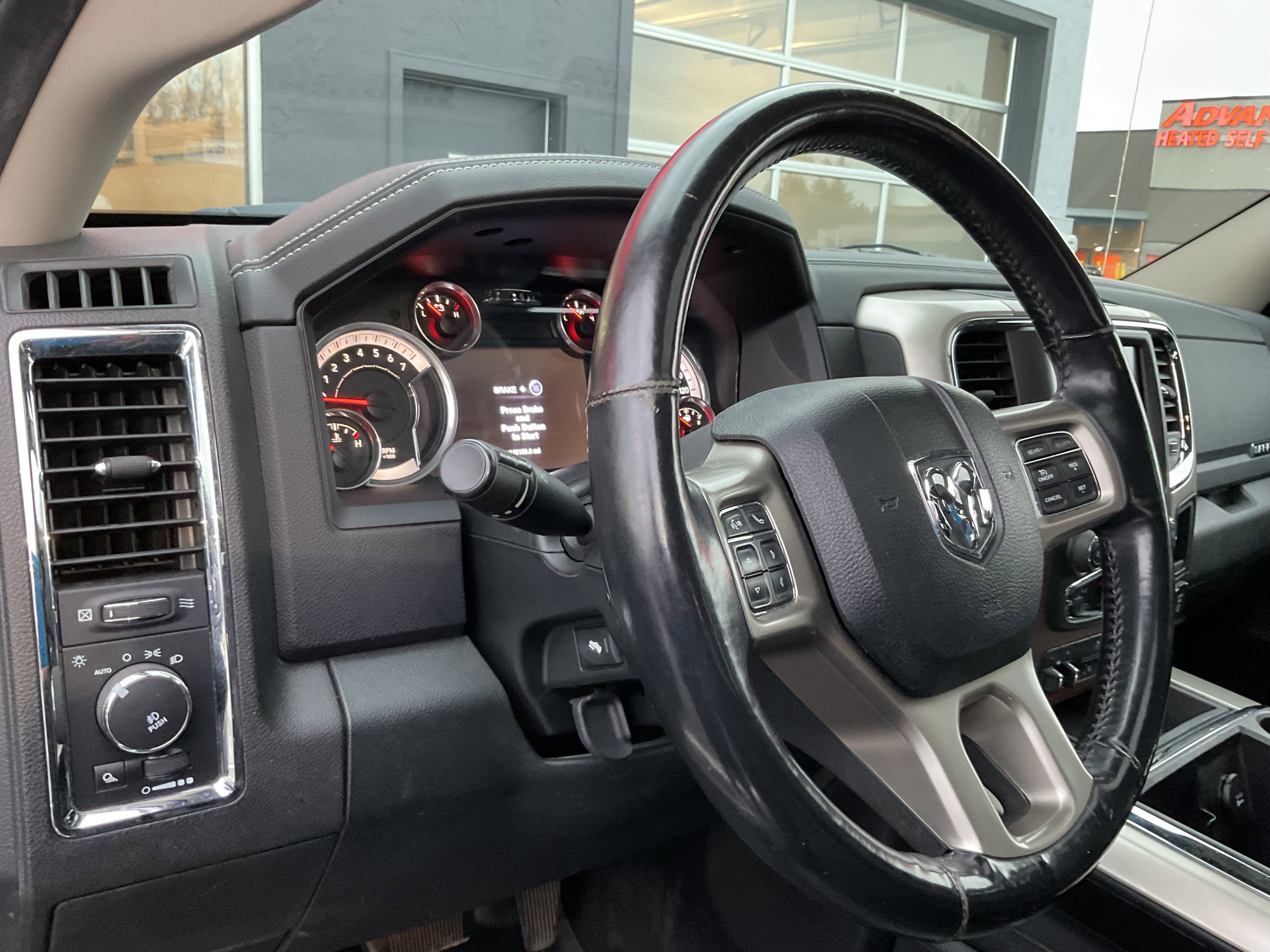 2014 RAM 1500 Laramie 4x4 Hemi