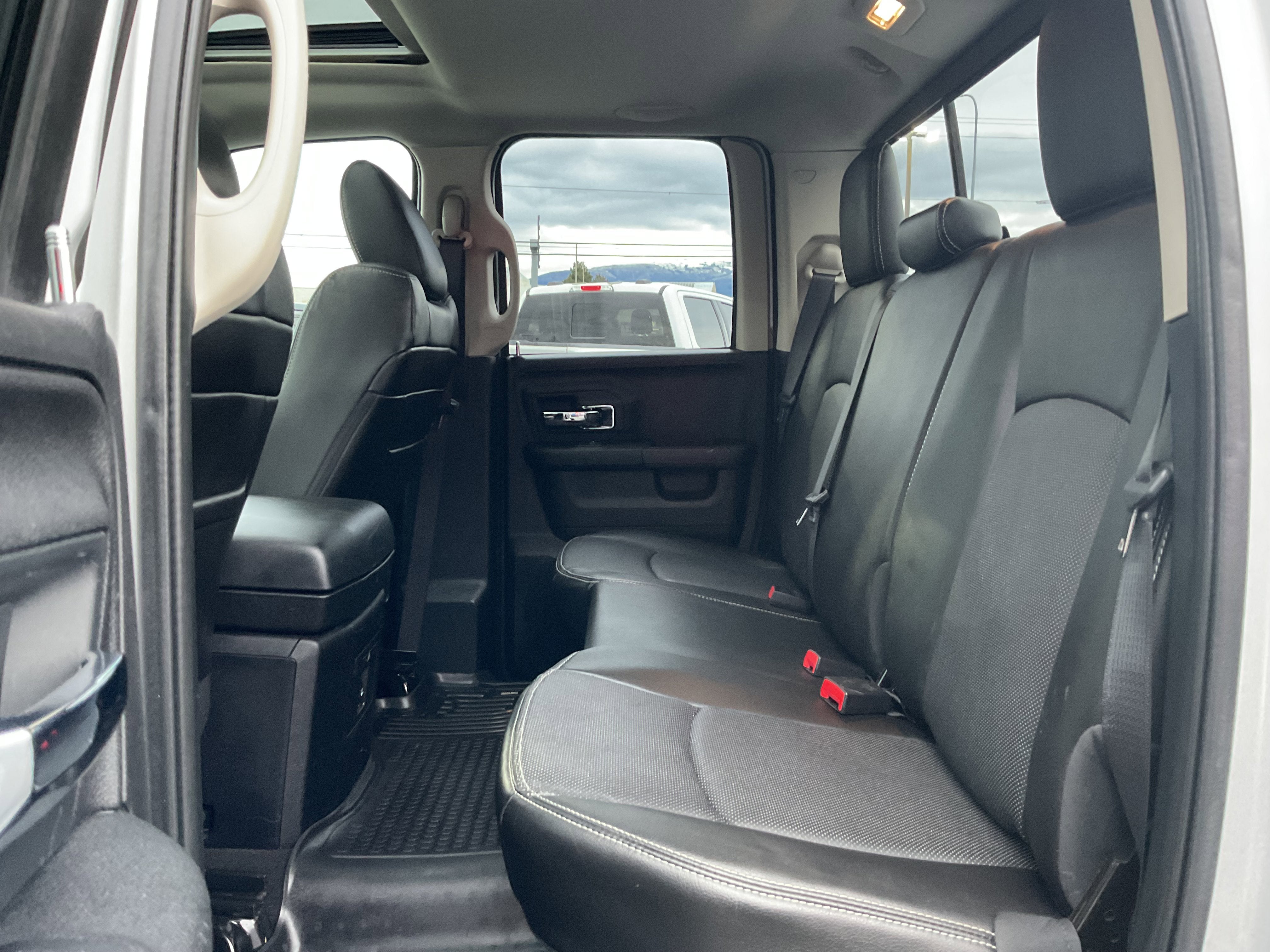 2014 RAM 1500 Laramie 4x4 Hemi