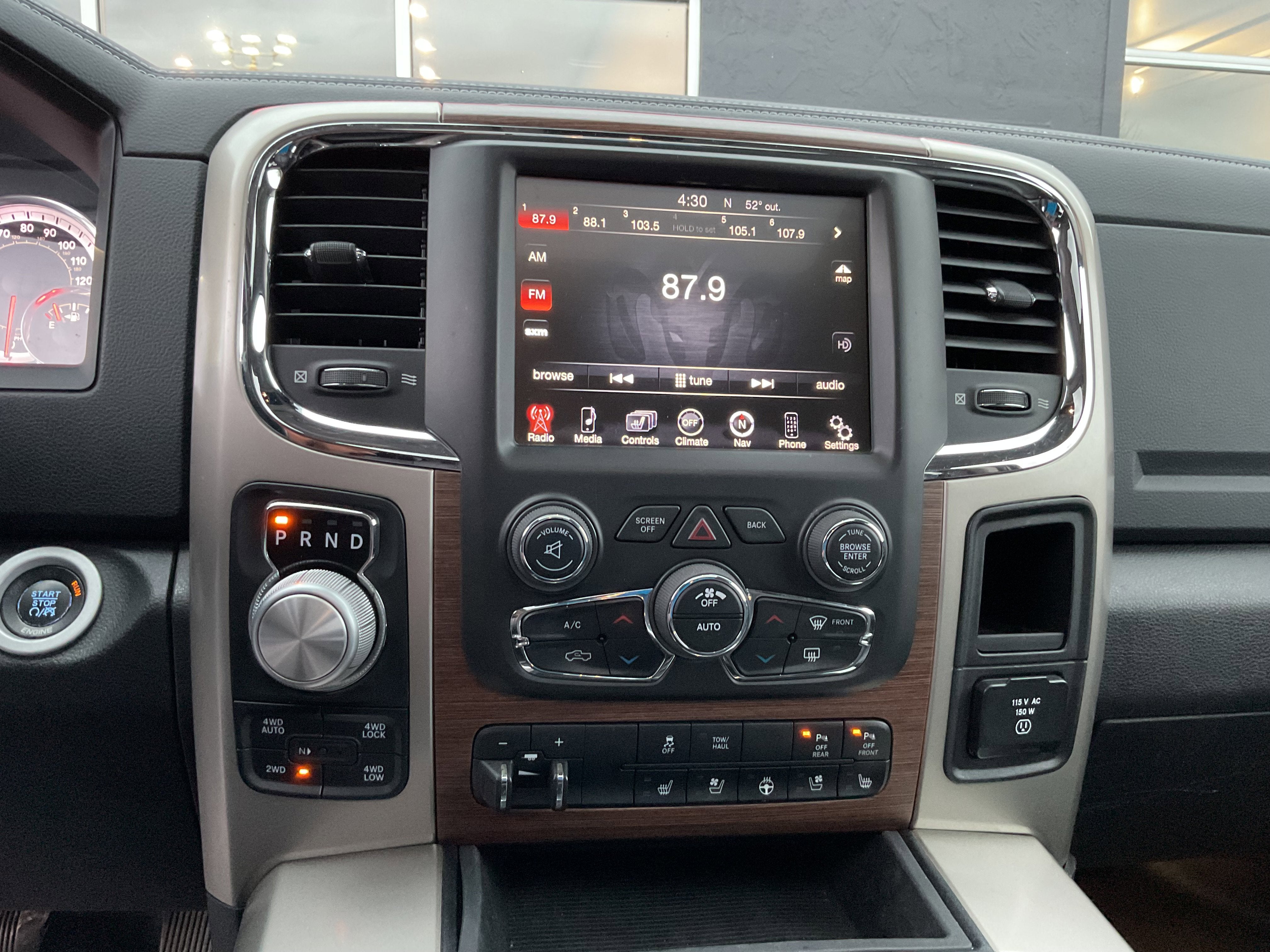 2014 RAM 1500 Laramie 4x4 Hemi