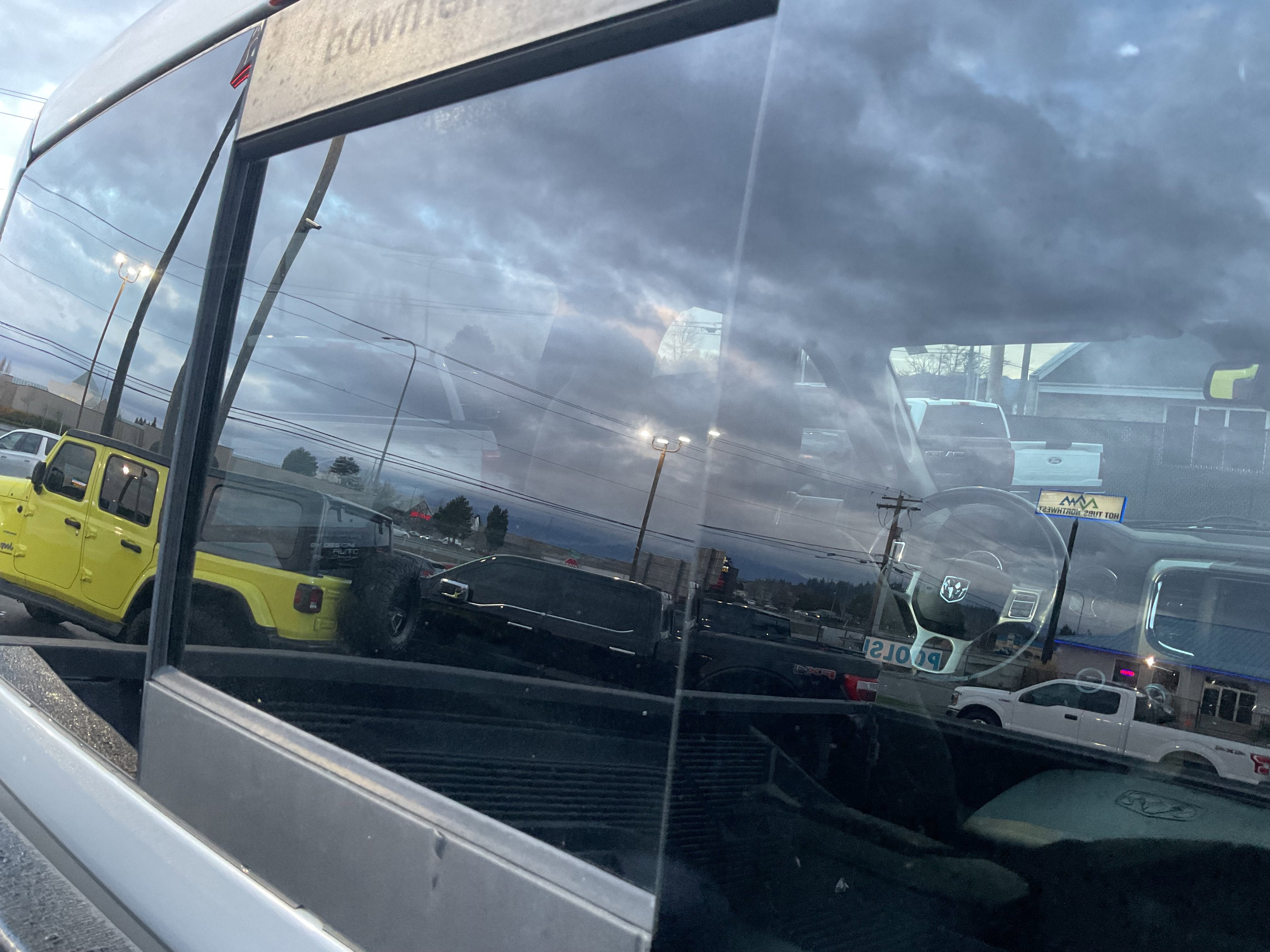 2014 RAM 1500 Laramie 4x4 Hemi