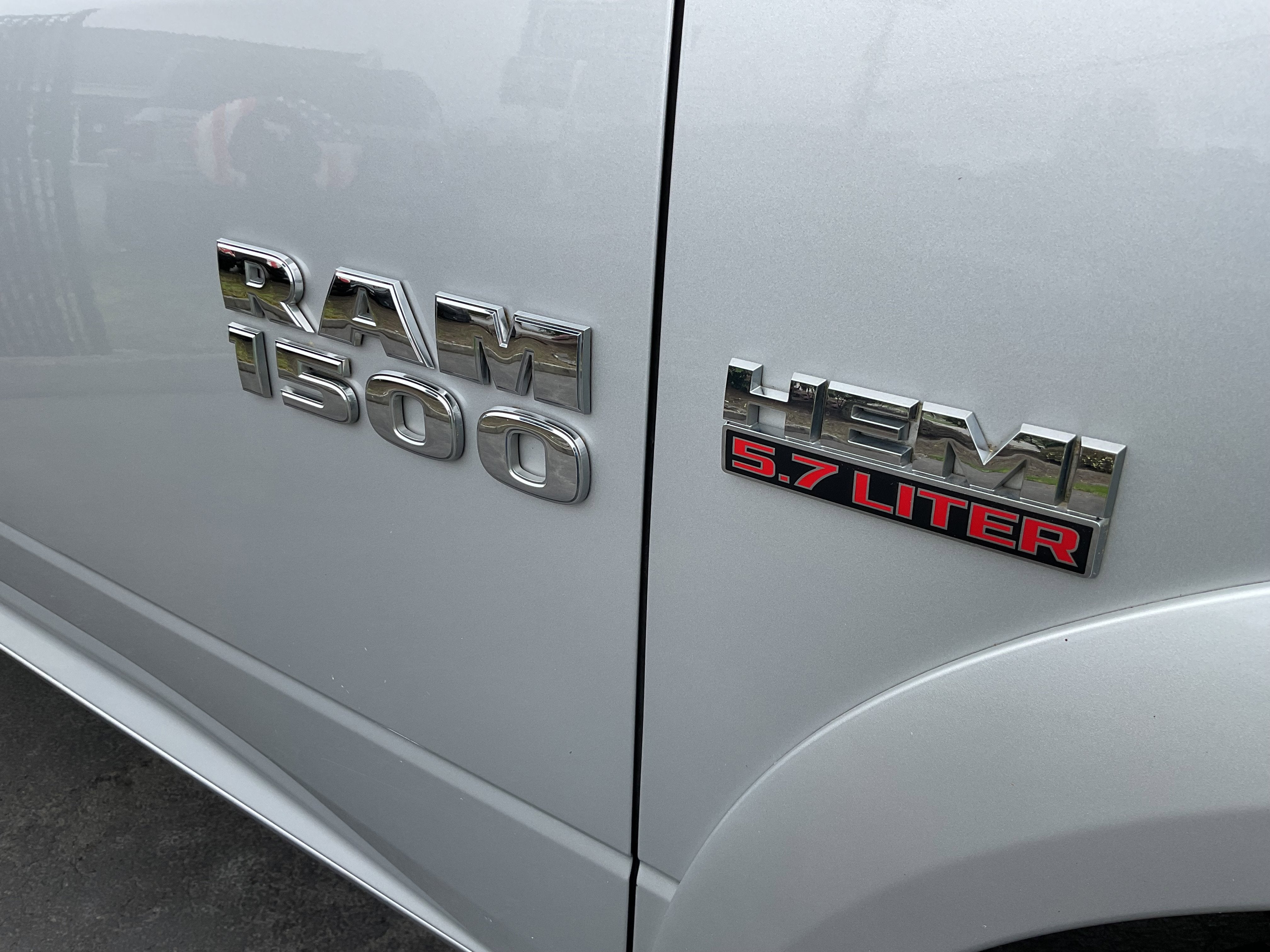 2014 RAM 1500 Laramie 4x4 Hemi