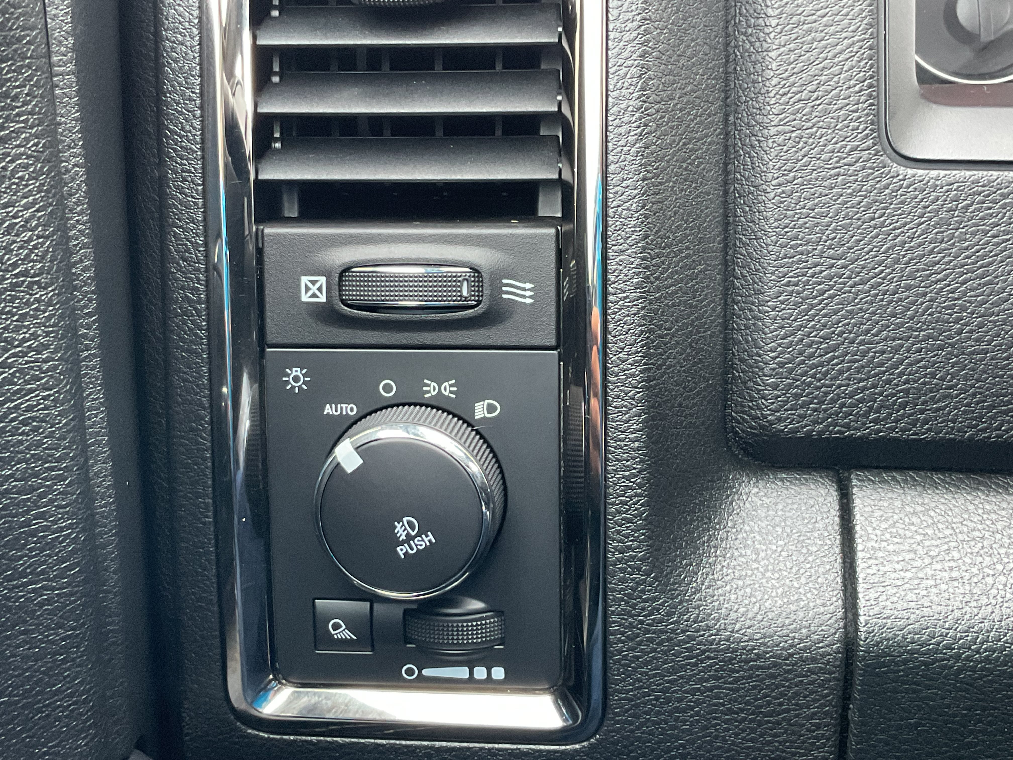 2015 RAM 1500 Sport Crew Cab 4x4