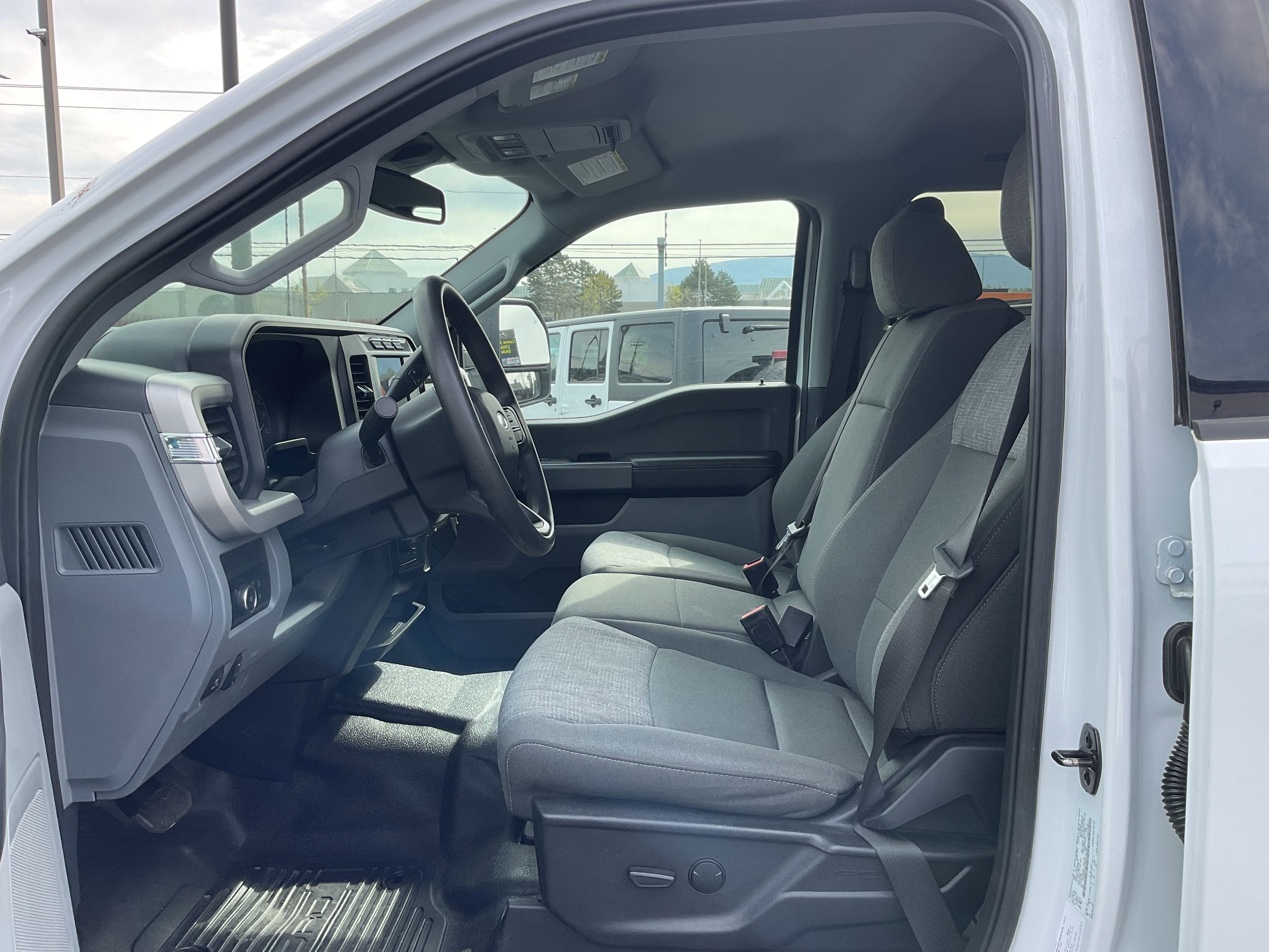 2024 Ford Super Duty F-450 DRW XLT 179 WB 4x4 Diesel w/Heated seats
