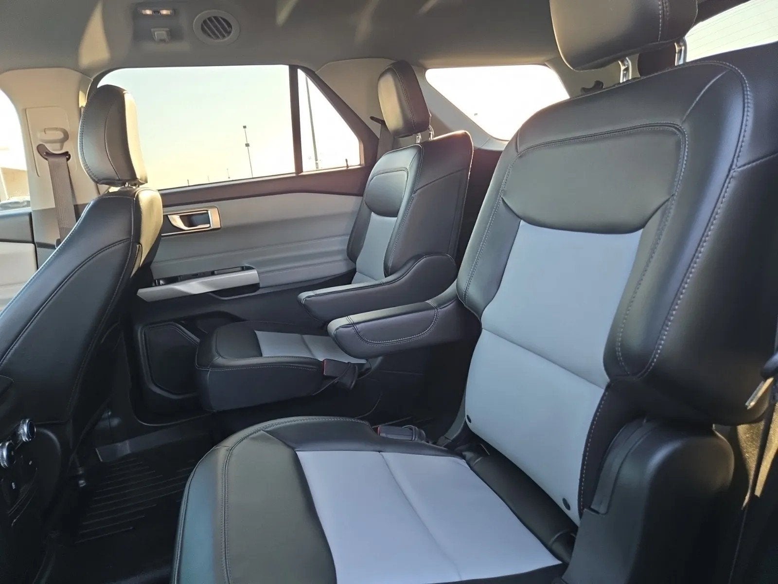 2023 Ford Explorer XLT 4x4 202A Sport Package