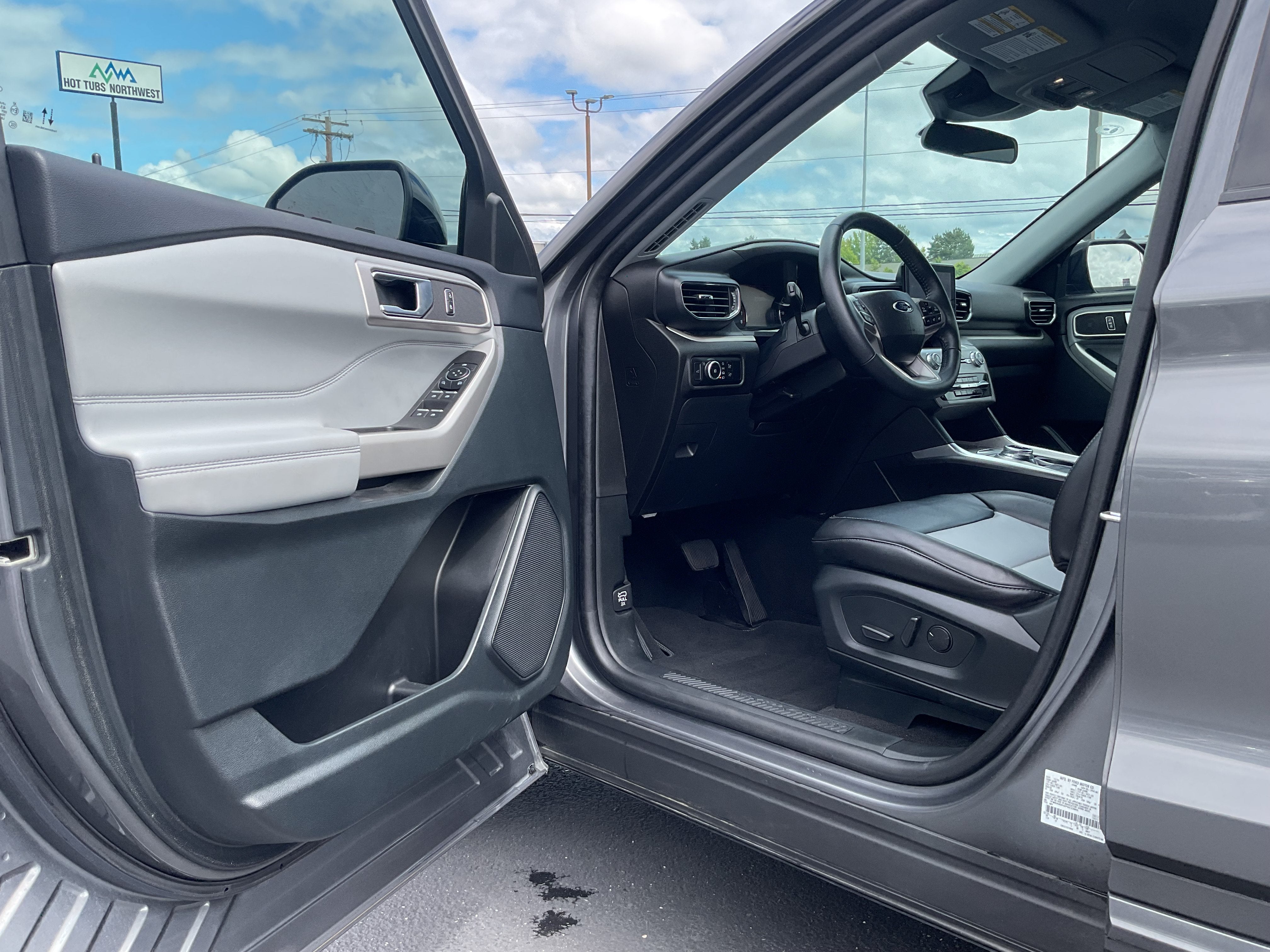 2023 Ford Explorer XLT 202A Sport 4x4