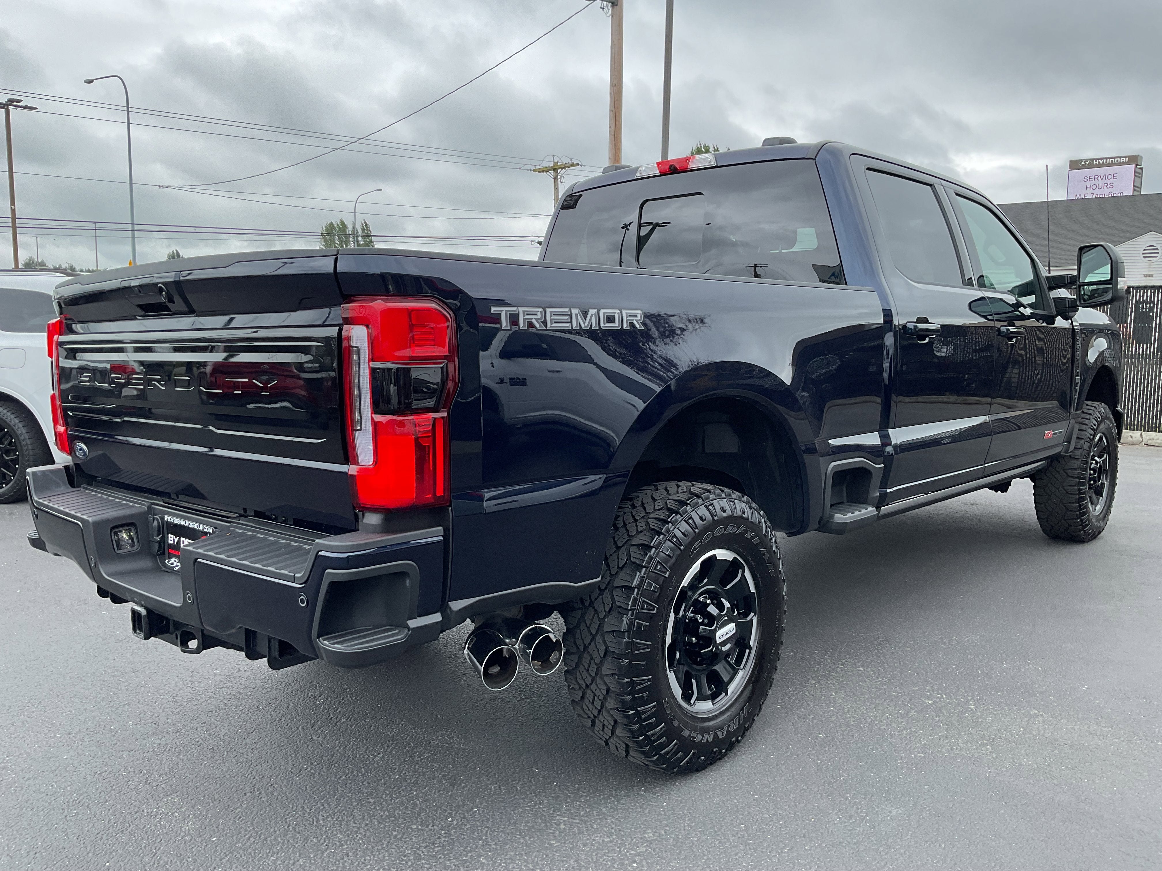2025 Ford Super Duty F-350 SRW Platinum Tremor High Output Diesel 4x4