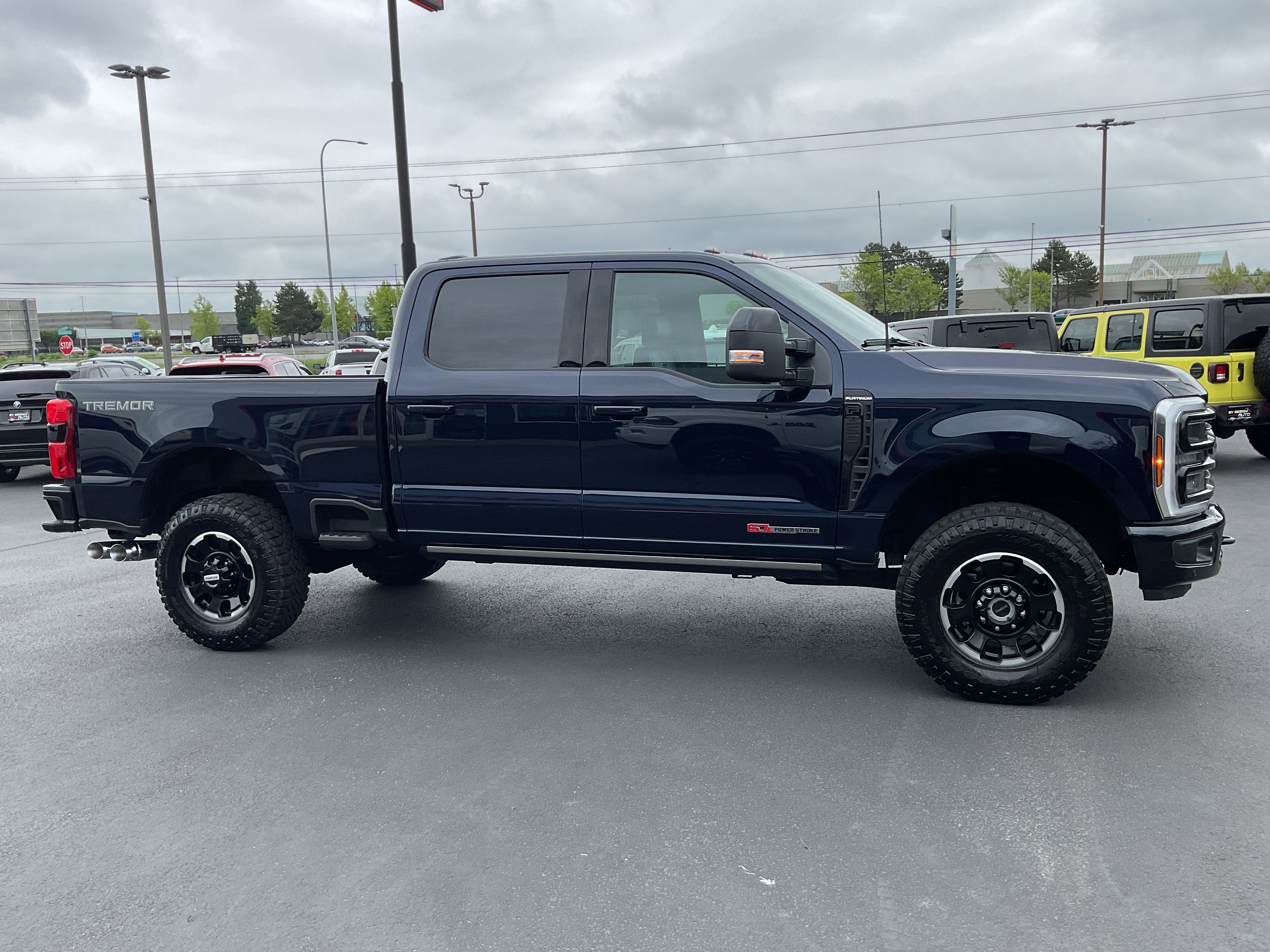 2025 Ford Super Duty F-350 SRW Platinum Tremor High Output Diesel 4x4