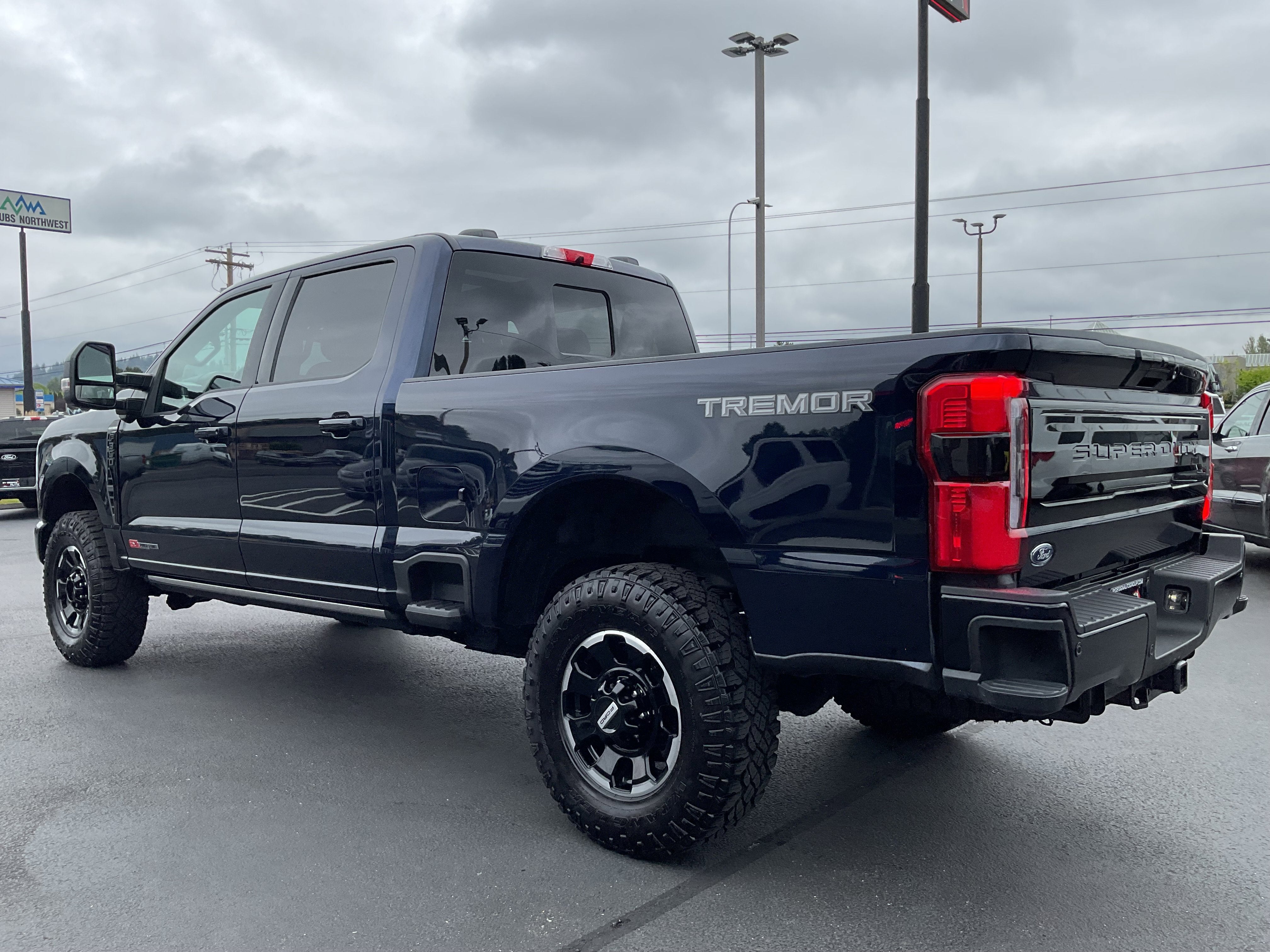 2025 Ford Super Duty F-350 SRW Platinum Tremor High Output Diesel 4x4