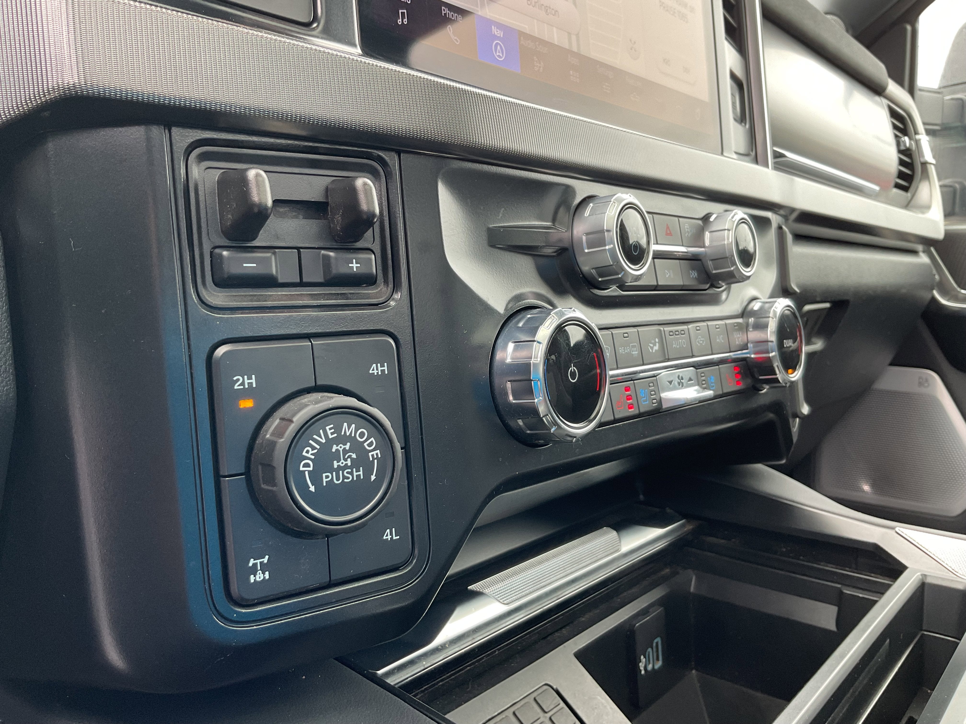 2025 Ford Super Duty F-350 SRW Platinum Tremor High Output Diesel 4x4