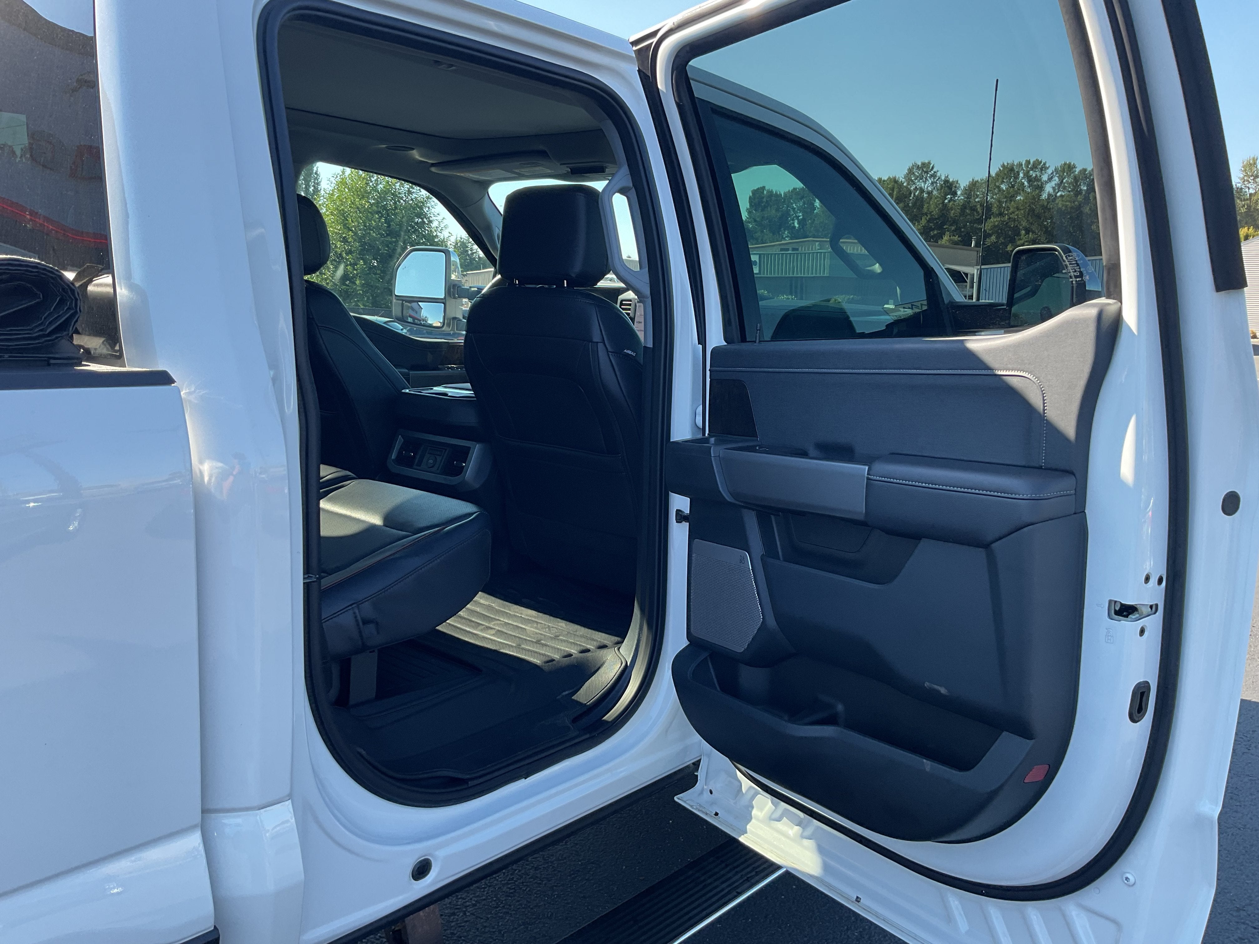 2025 Ford Super Duty F-350 SRW Lariat Ultimate Diesel 4x4
