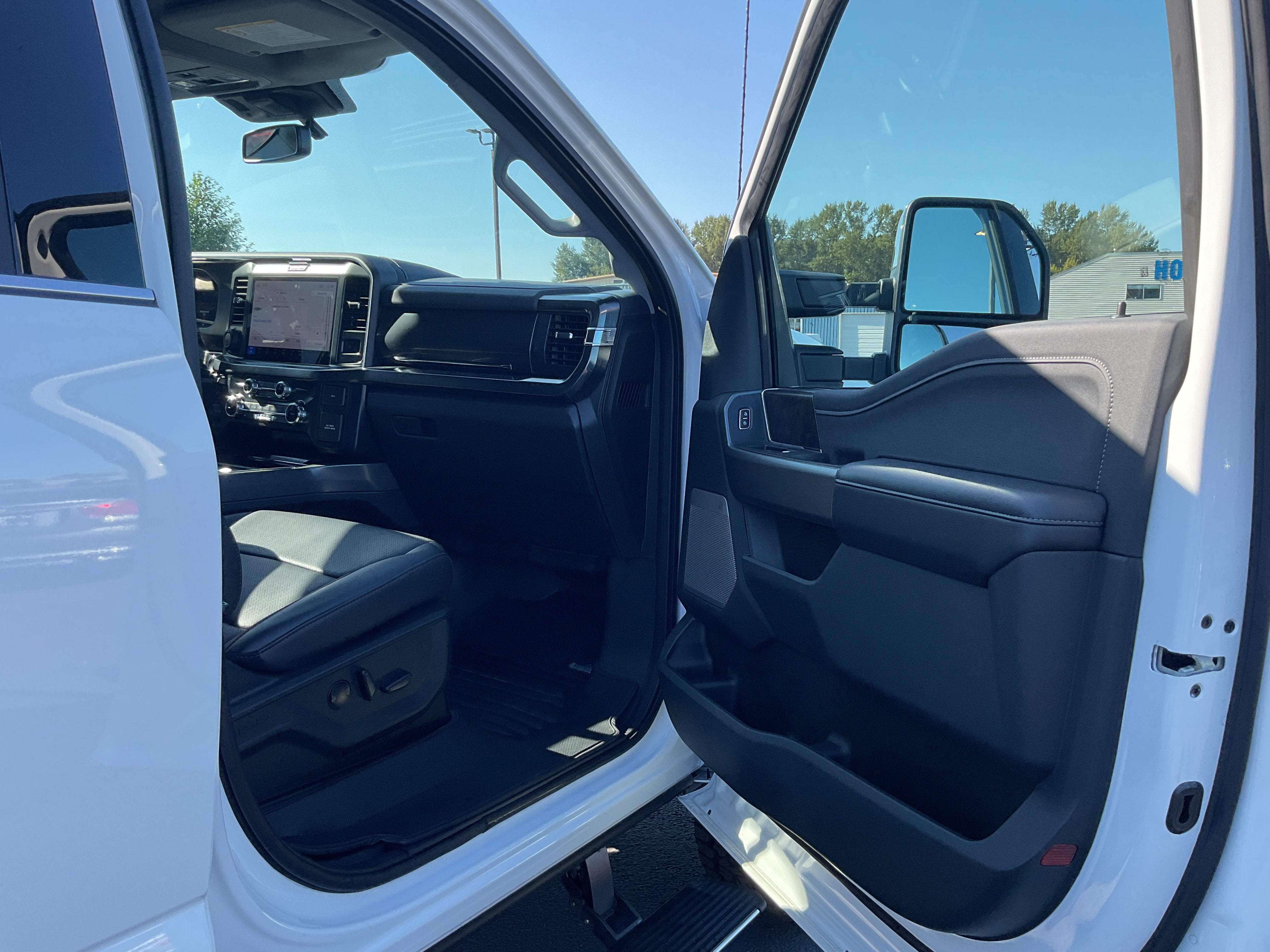 2025 Ford Super Duty F-350 SRW Lariat Ultimate Diesel 4x4