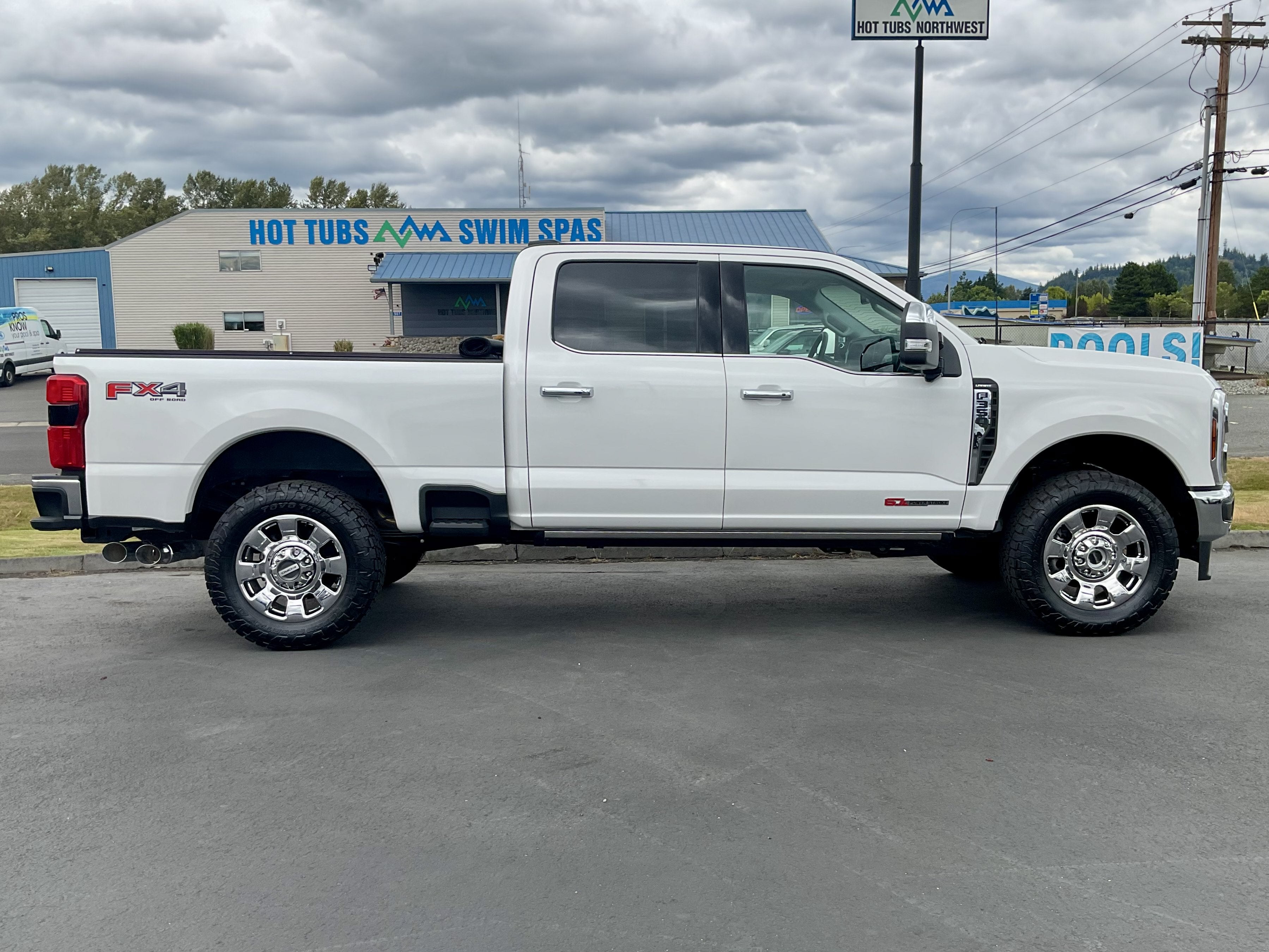 2025 Ford Super Duty F-350 SRW Lariat Ultimate Diesel 4x4