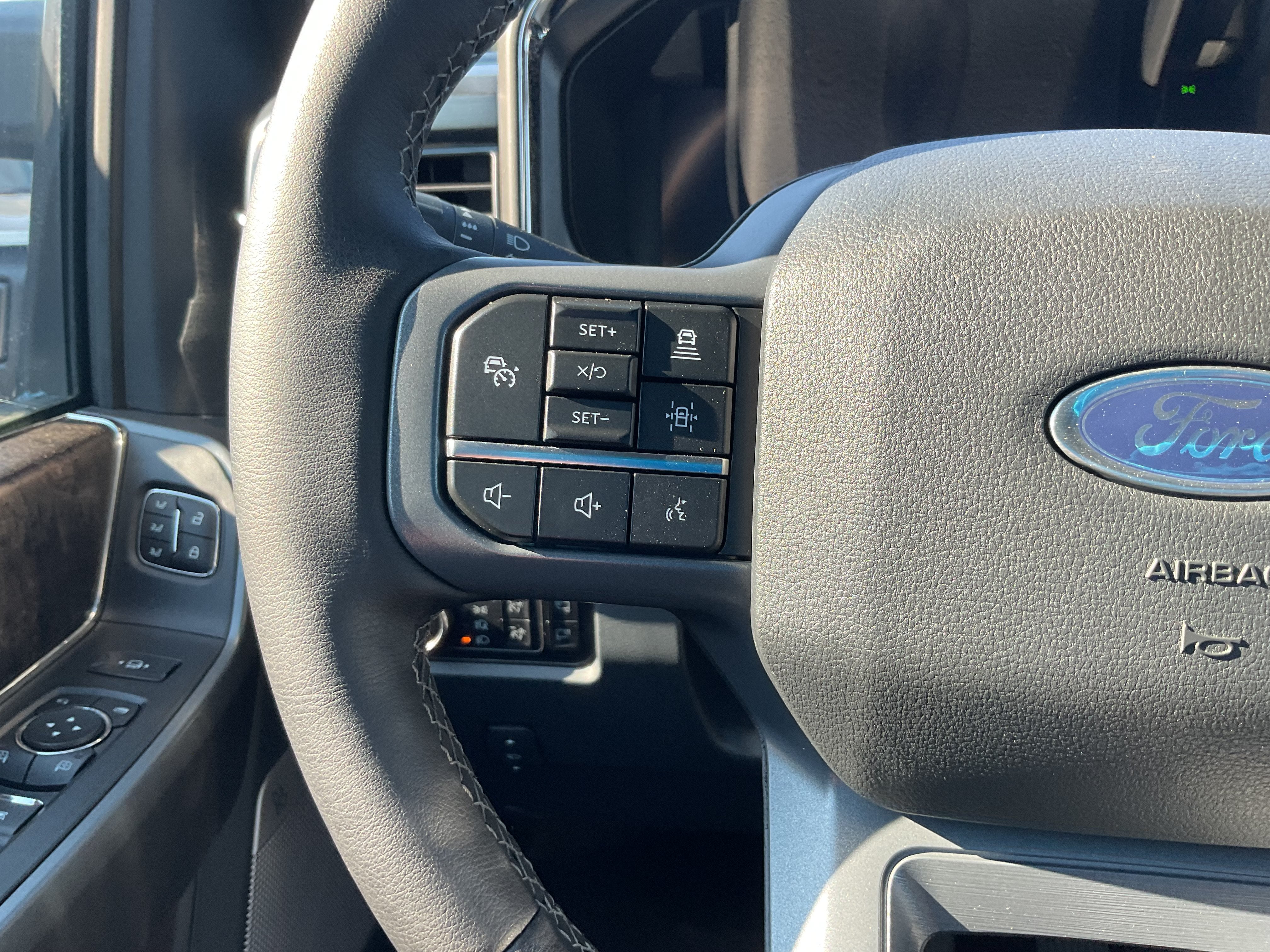 2025 Ford Super Duty F-350 SRW Lariat Ultimate HO Diesel 4x4