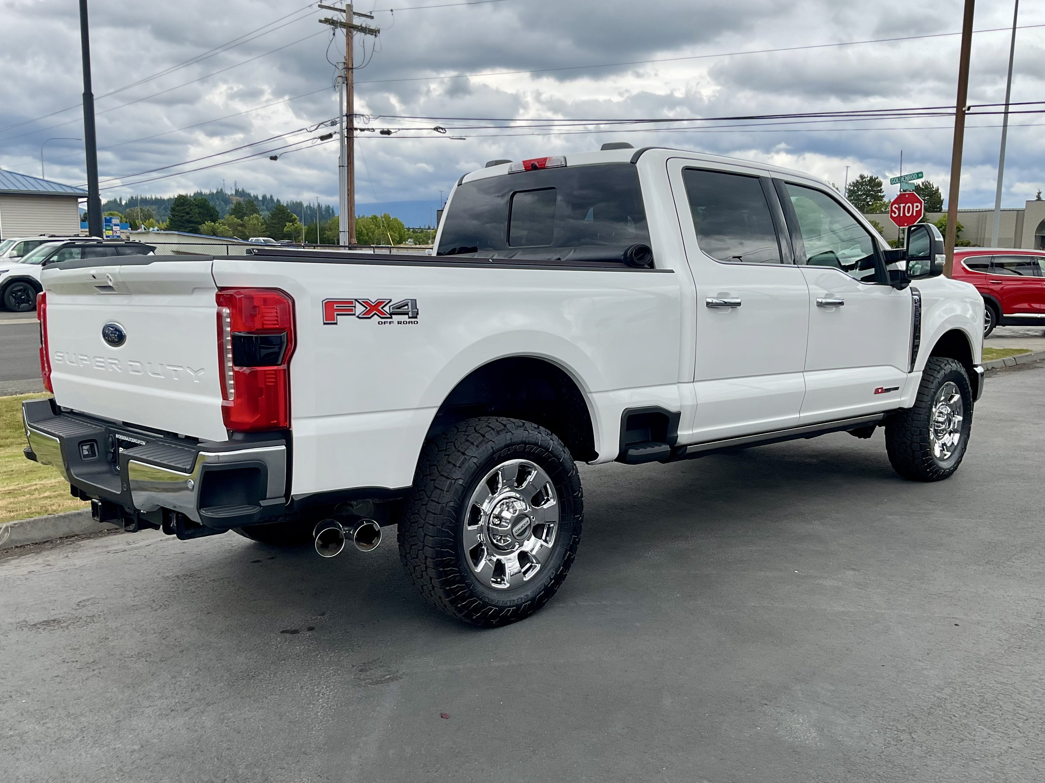 2025 Ford Super Duty F-350 SRW Lariat Ultimate Diesel 4x4