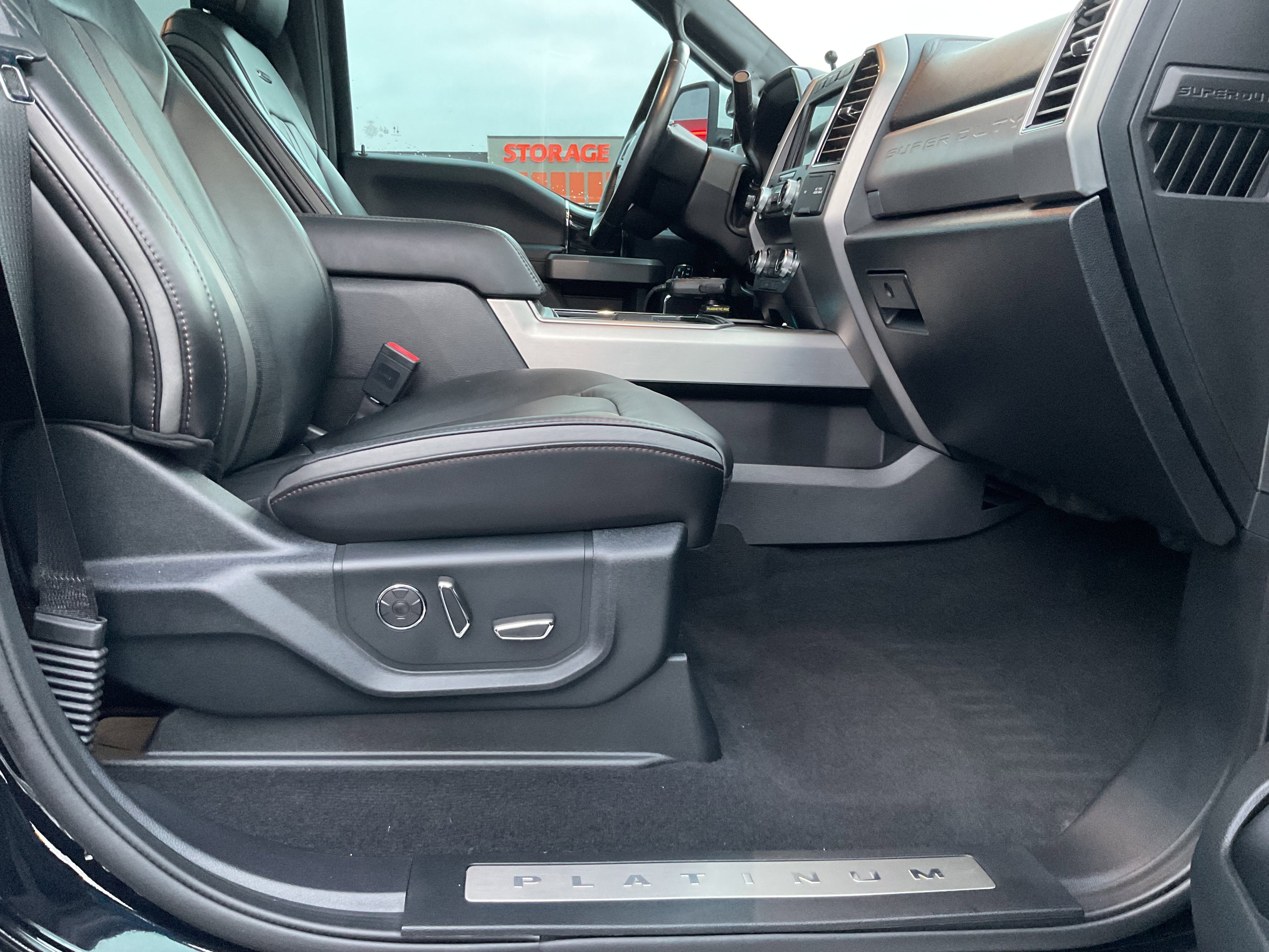 2020 Ford Super Duty F-350 SRW Platinum Tremor Diesel