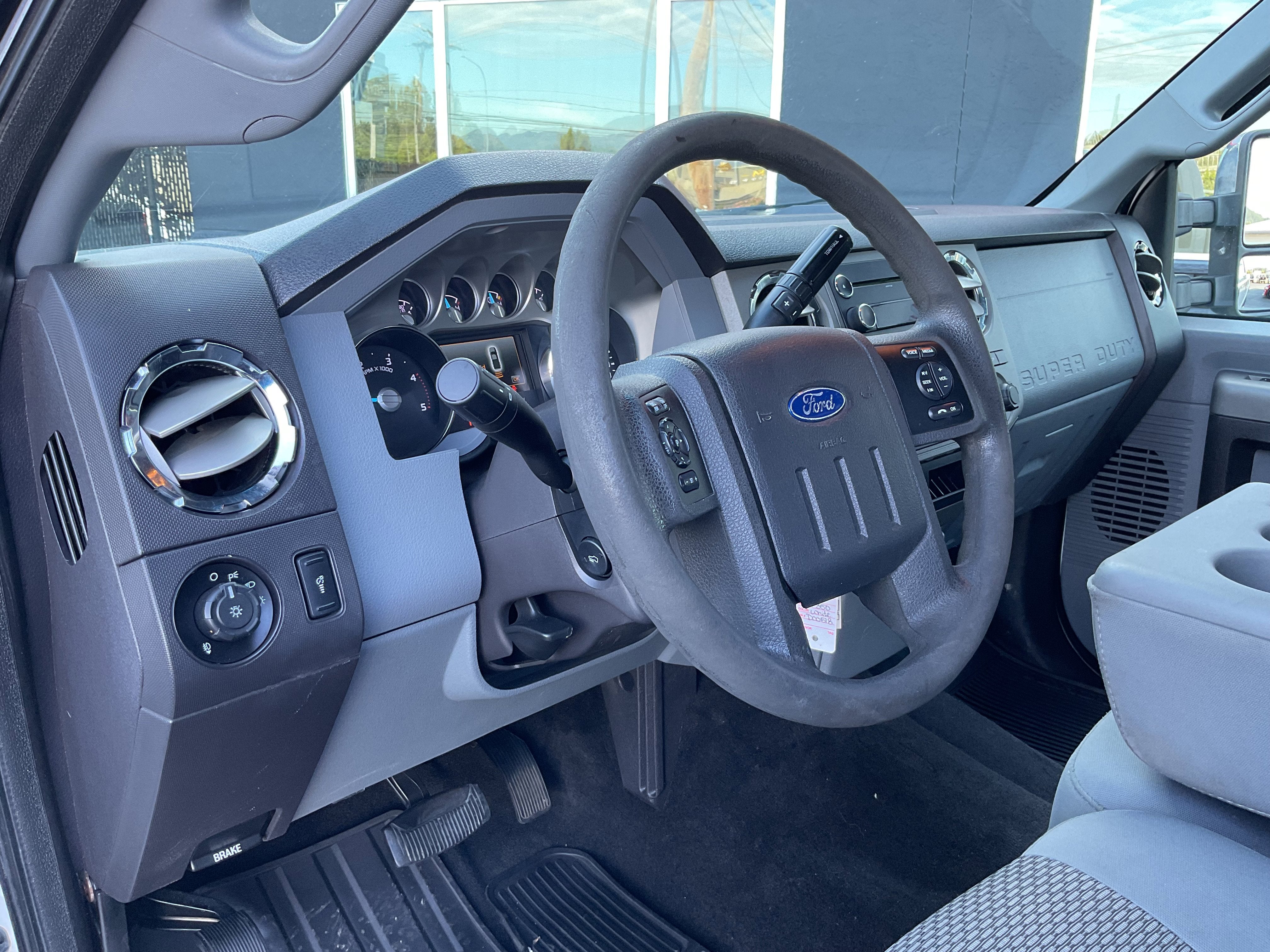 2011 Ford Super Duty F-350 SRW XLT 4X4 Diesel Long Bed