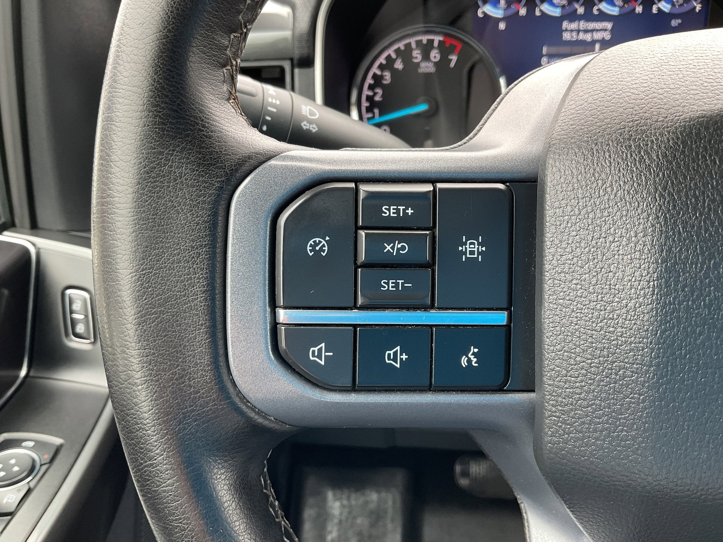 2023 Ford F-150 XLT FX4 Crew Cab 4x4