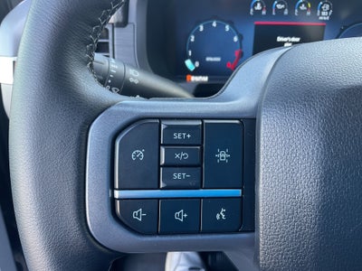 2025 Ford F-150 XLT 5.0L V8 Crew Cab