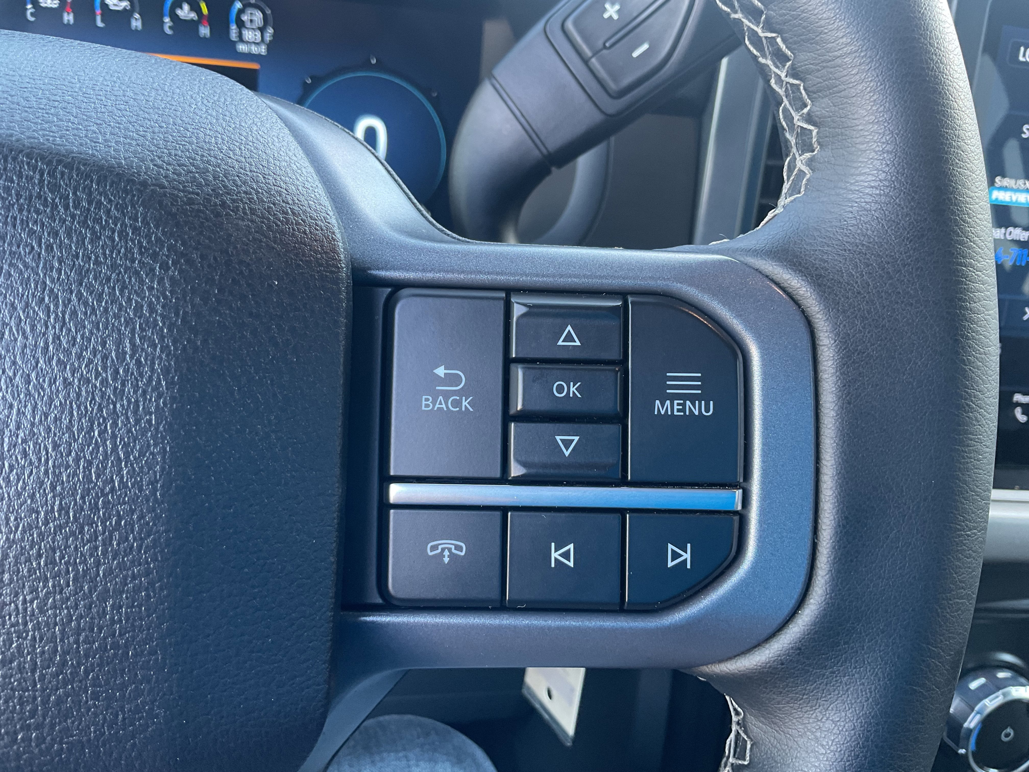 2025 Ford F-150 XLT 5.0L V8 Crew Cab